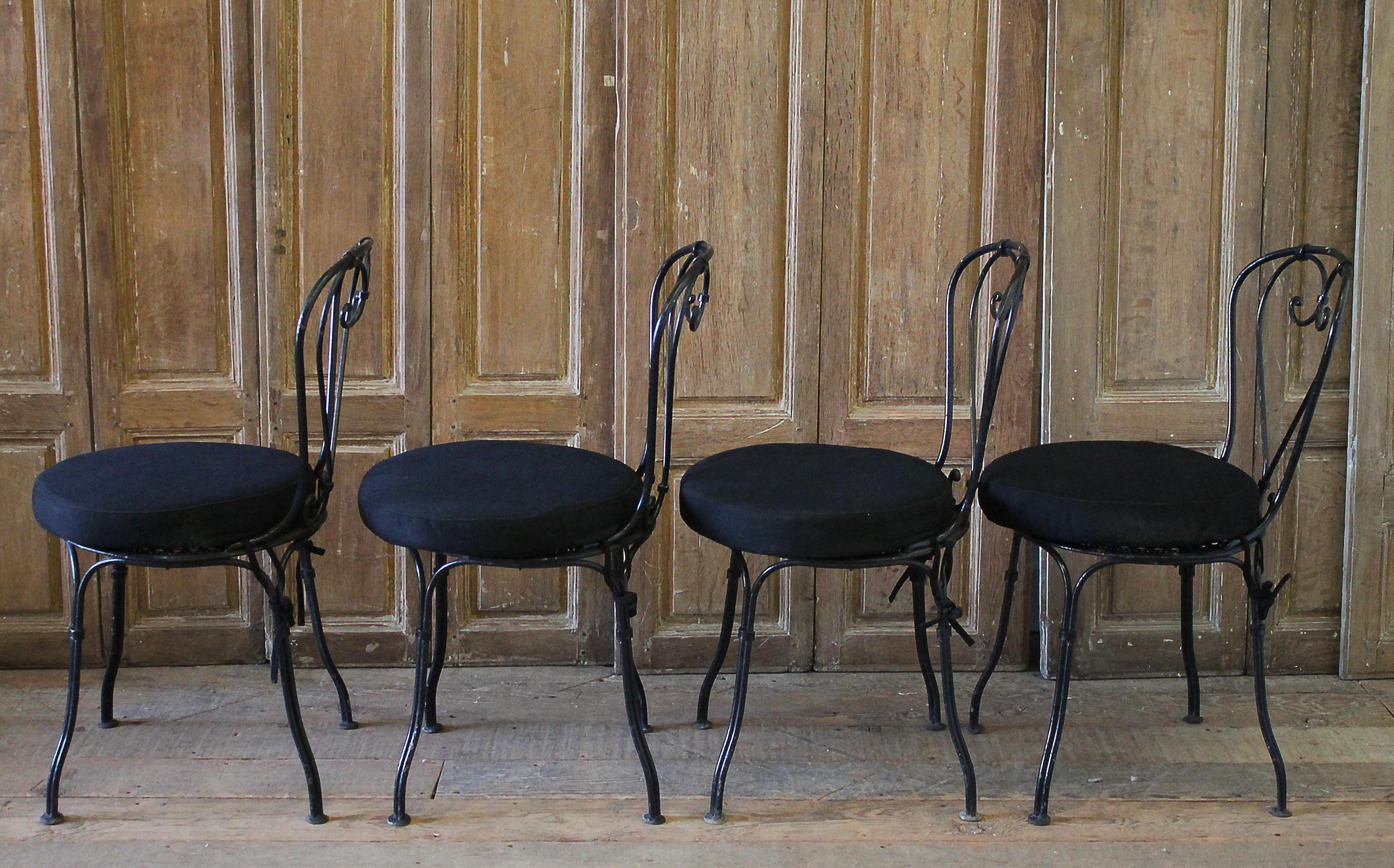 Set of 4 outdoor antique European iron Bistro chairs.
Measures: 18