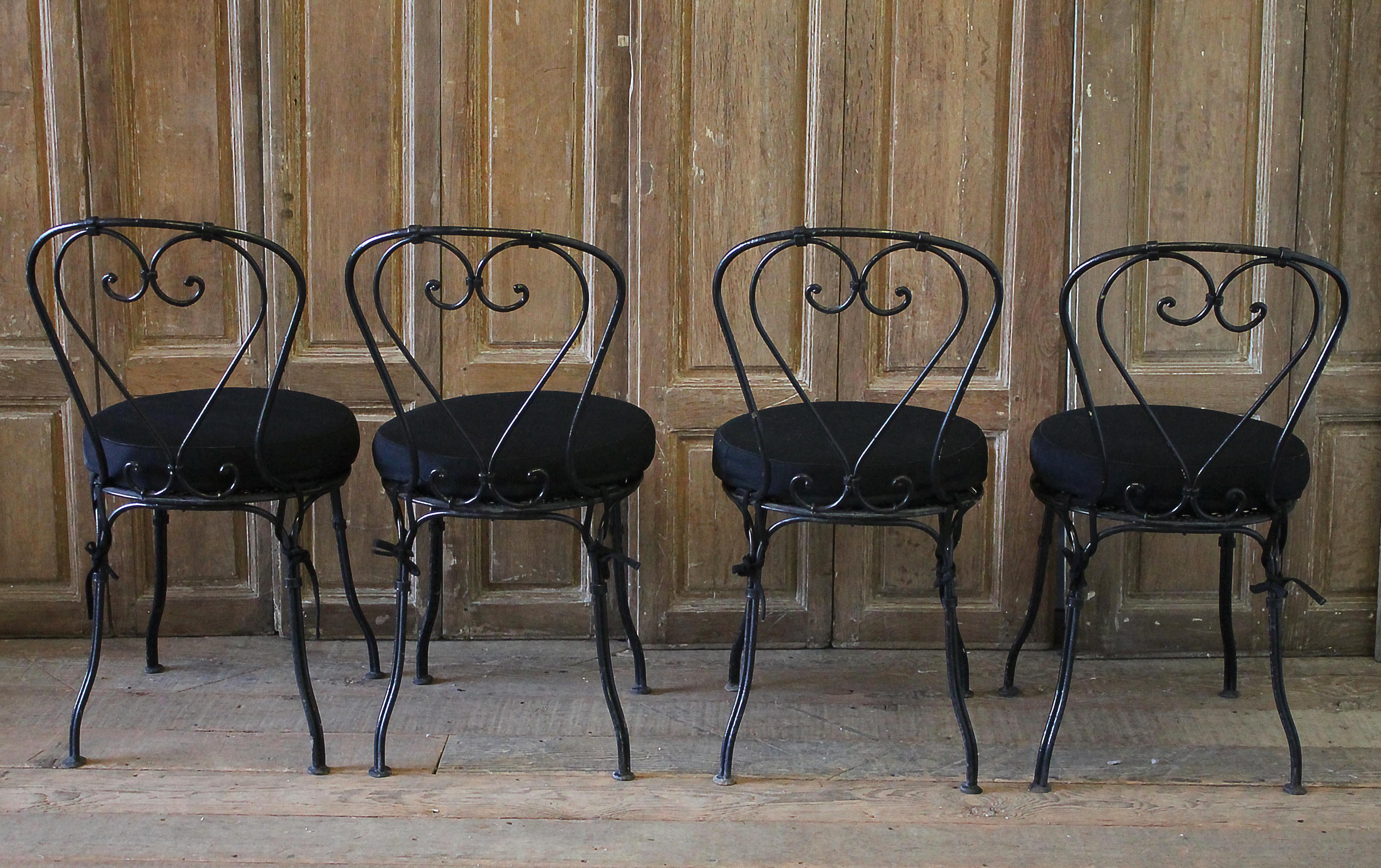 Set of 4 Outdoor Black Antique European Iron Bistro Chairs In Good Condition In Old Town Orange, CA
