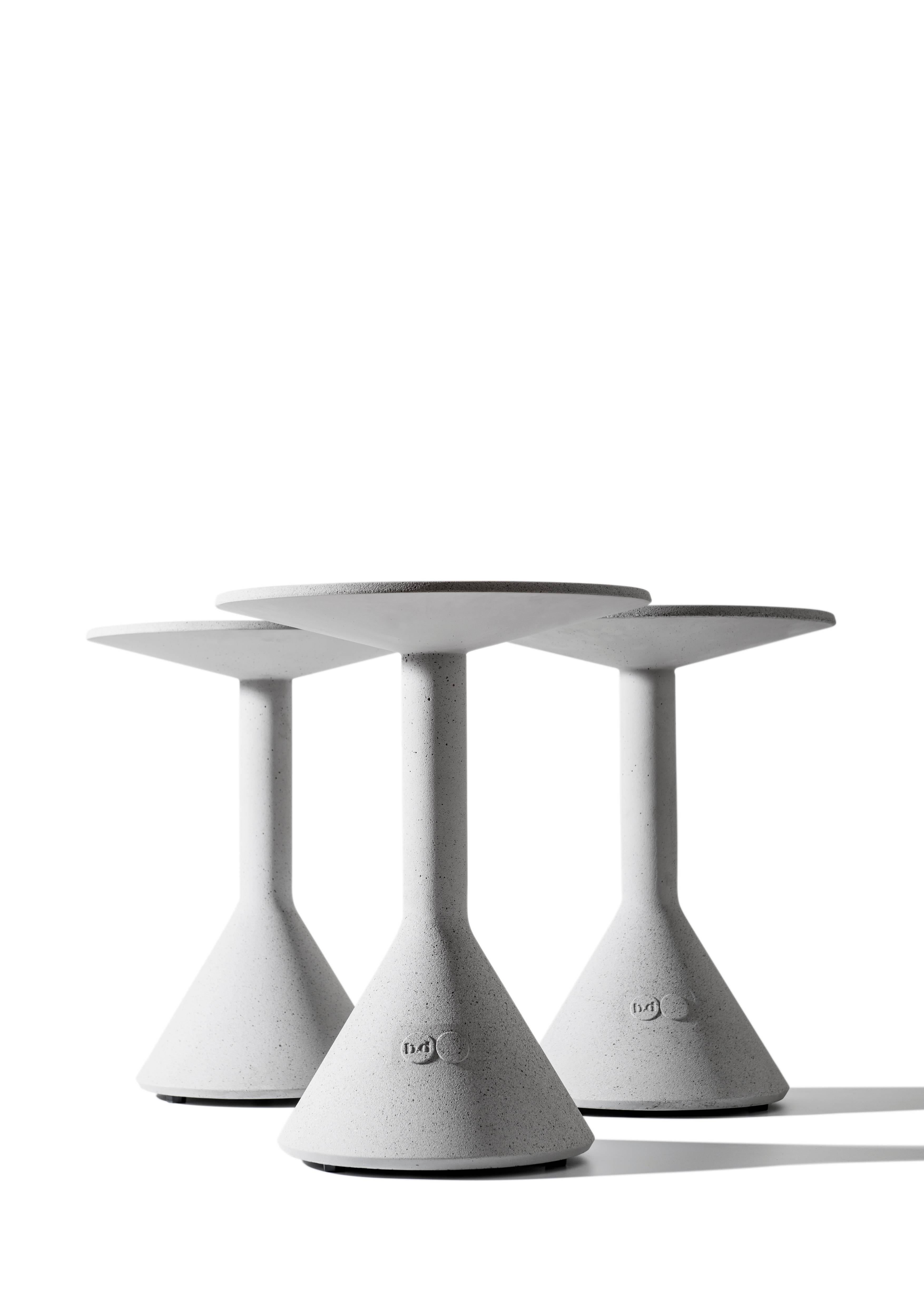 Modern Set of 4 outdoor garden-patio- terrace side coffee table, concrete finish For Sale