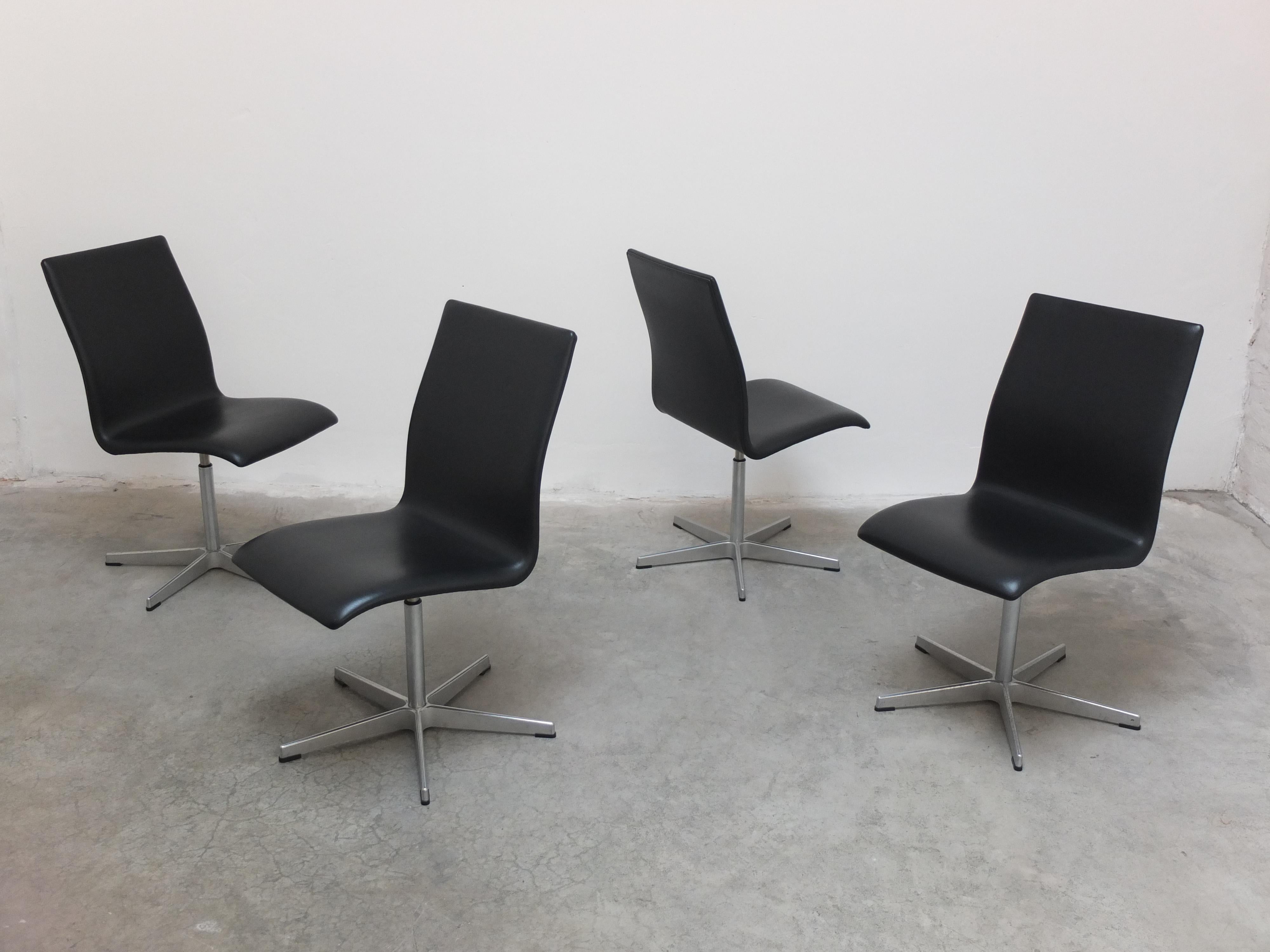 Set of 4 'Oxford' Swivel Chairs by Arne Jacobsen for Fritz Hansen, 1965 For Sale 7
