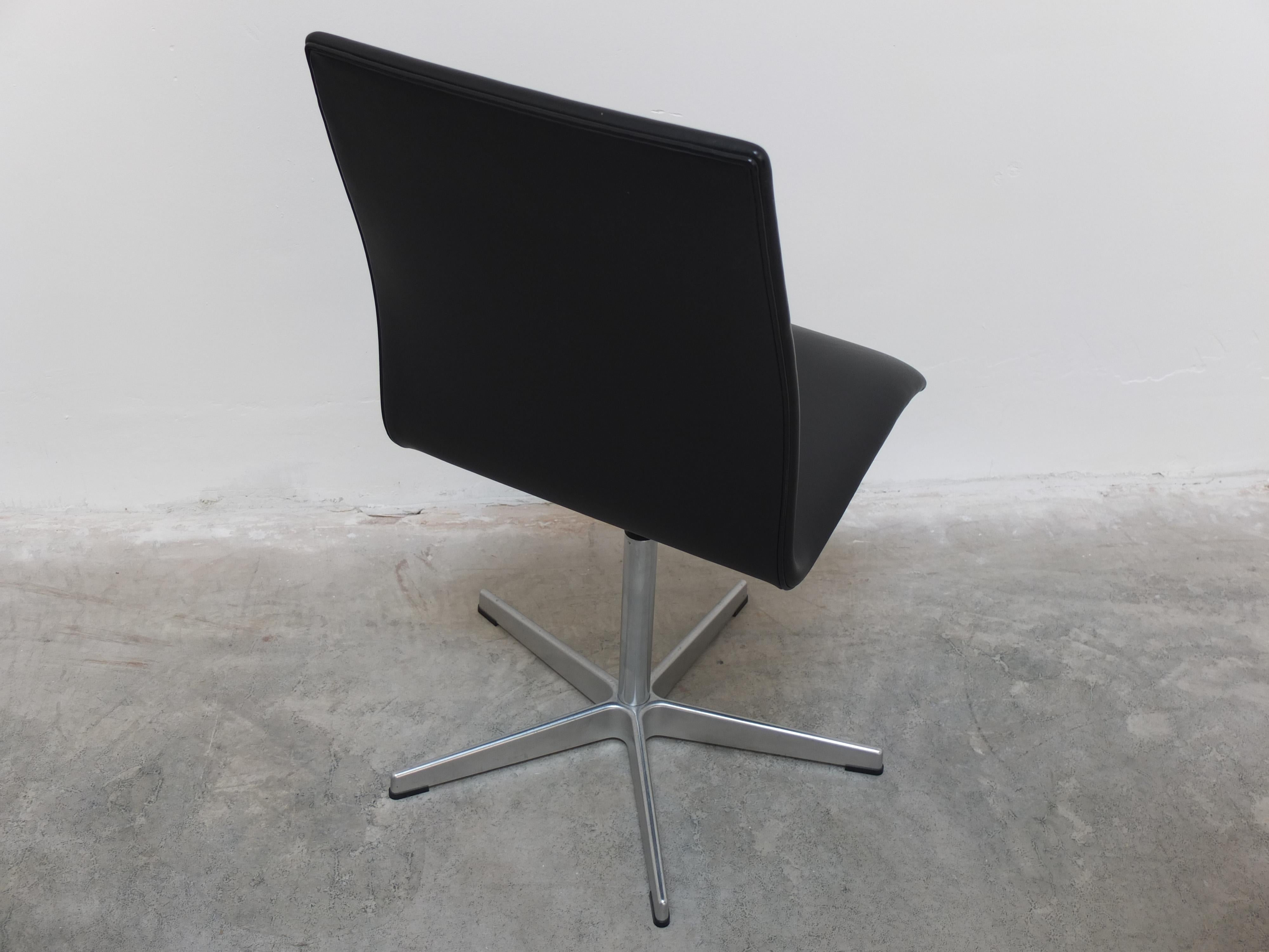 Ensemble de 4 chaises pivotantes Oxford d'Arne Jacobsen pour Fritz Hansen, 1965 en vente 9