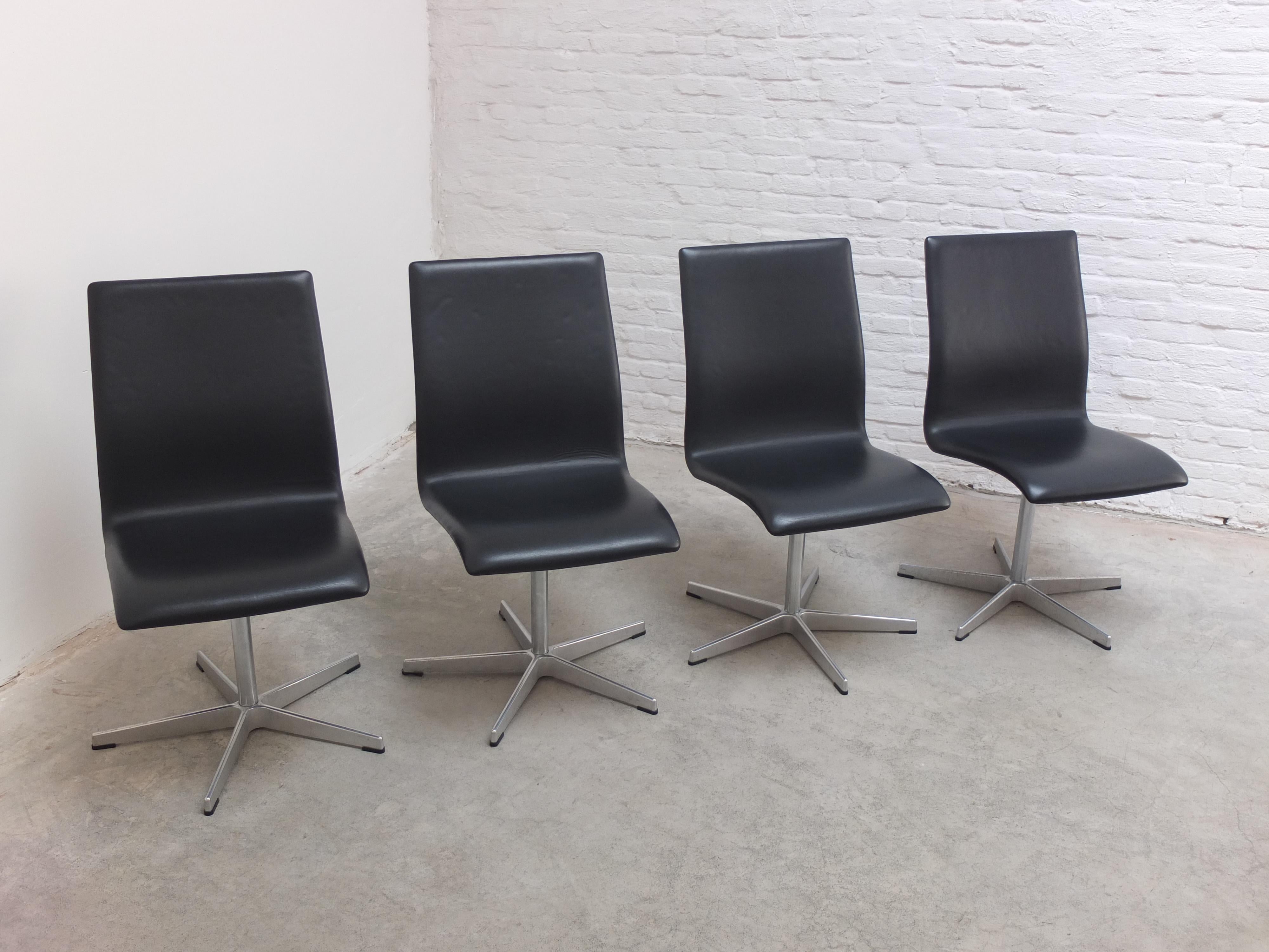20ième siècle Ensemble de 4 chaises pivotantes Oxford d'Arne Jacobsen pour Fritz Hansen, 1965 en vente