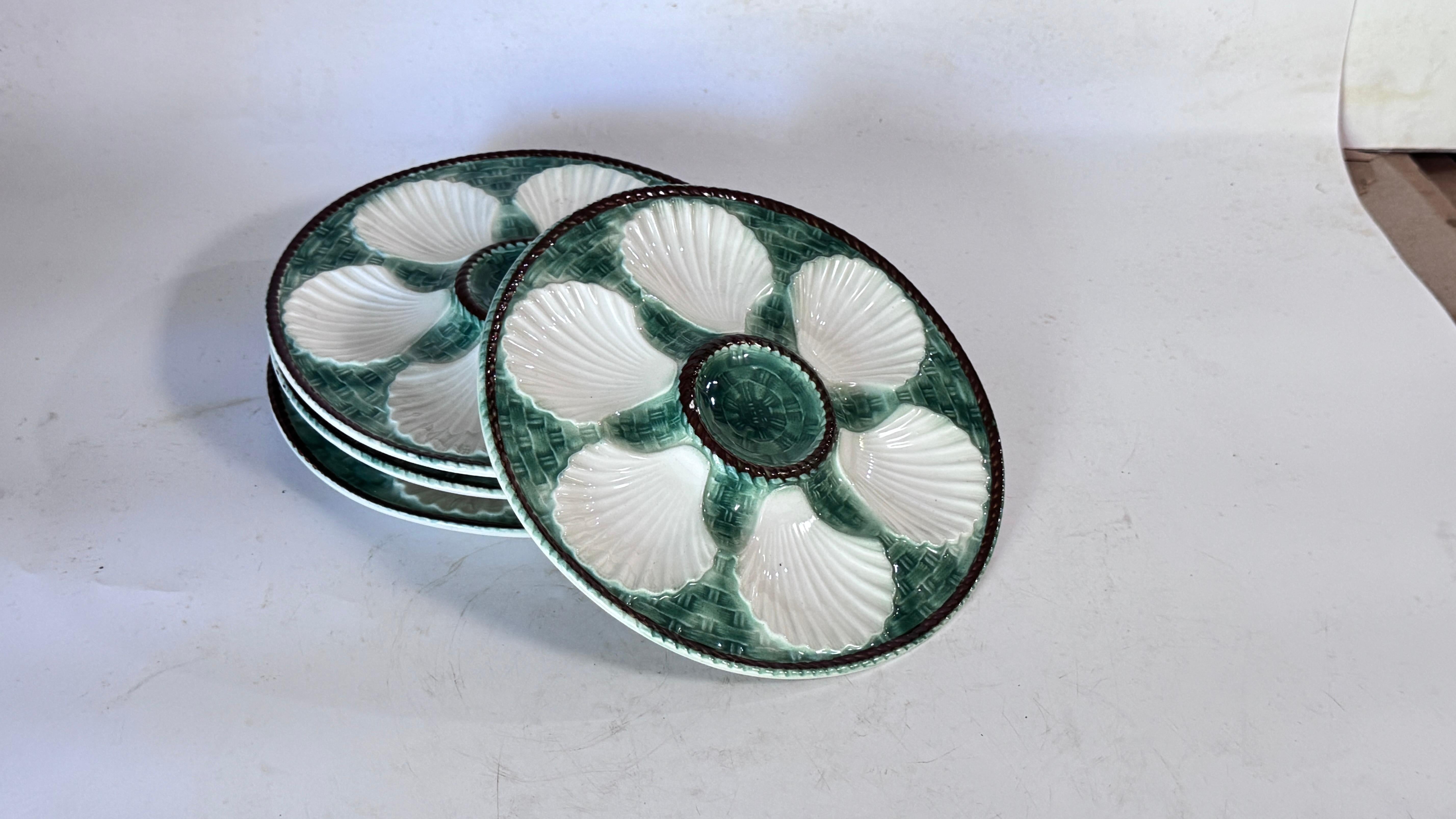Ceramic Set of 4 Oyster Plates – Majolica, 19th Century – Green, White & Brown Glaze For Sale