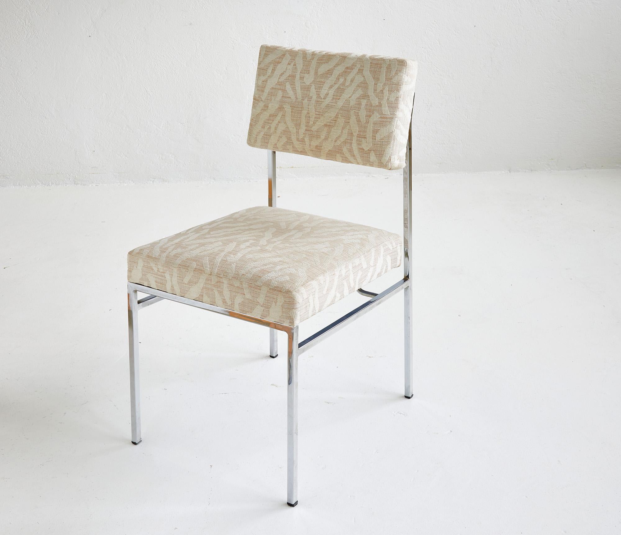 Satz von 4 P60 Esszimmerstühlen von Philippon Lecoq für Airborne France 1960 (Moderne der Mitte des Jahrhunderts) im Angebot