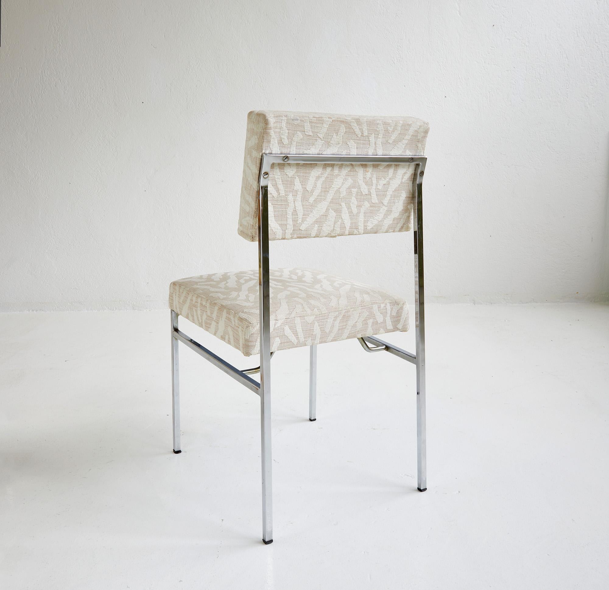 Satz von 4 P60 Esszimmerstühlen von Philippon Lecoq für Airborne France 1960 im Zustand „Gut“ im Angebot in Renens, CH