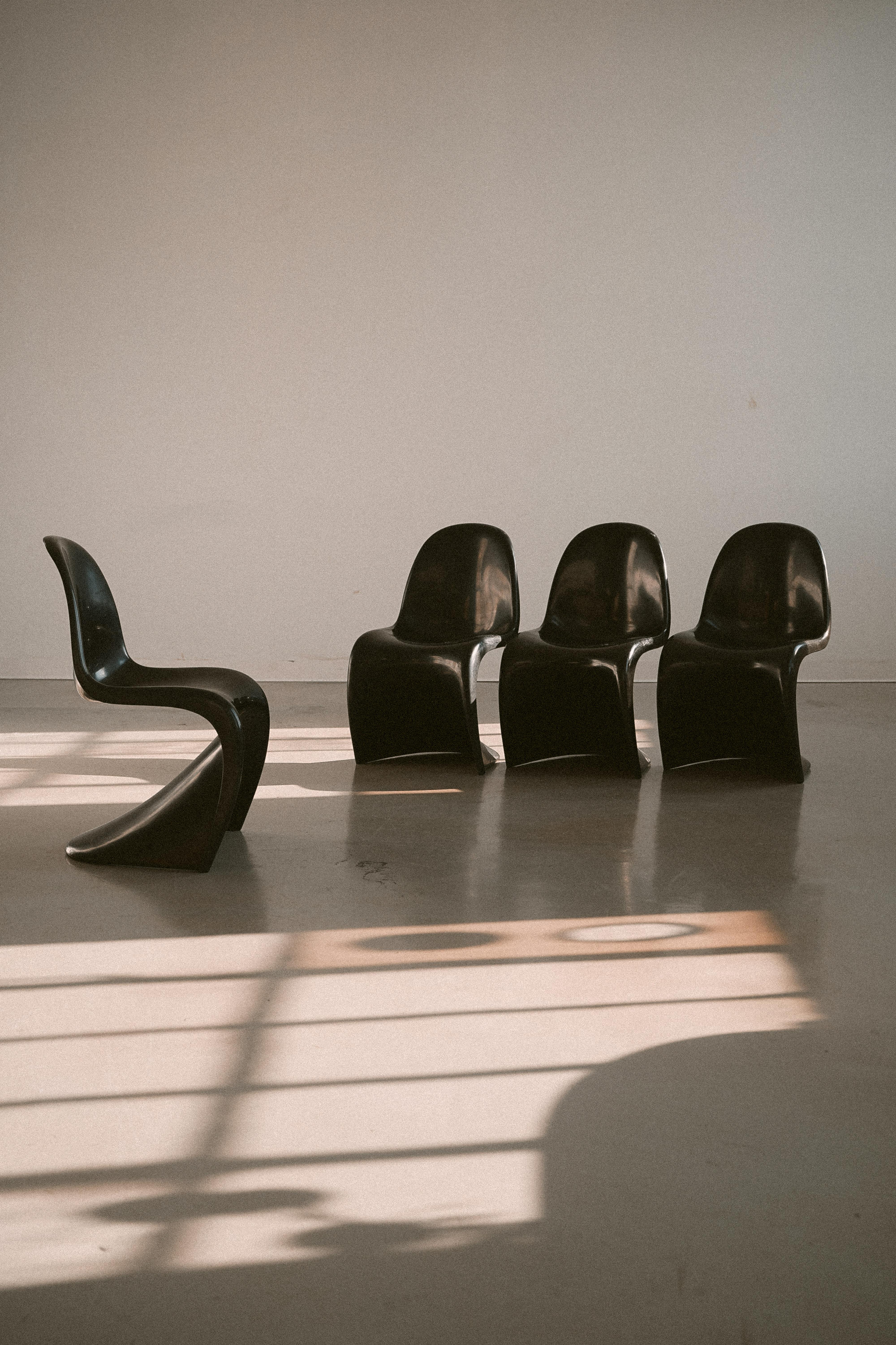 Ensemble de 4 chaises Panton noires de Verner Panton pour Herman Miller en vente 1