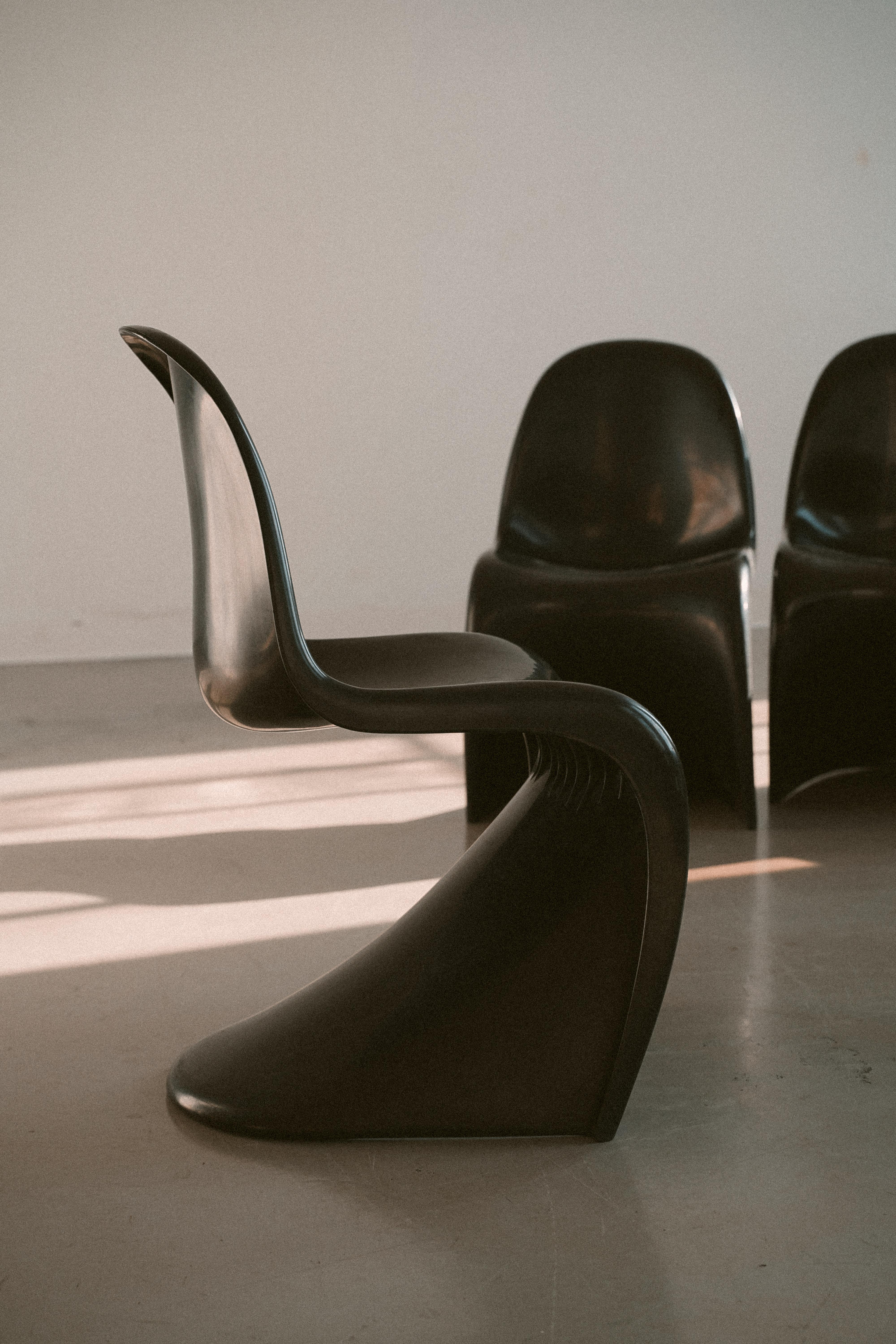 20ième siècle Ensemble de 4 chaises Panton noires de Verner Panton pour Herman Miller en vente