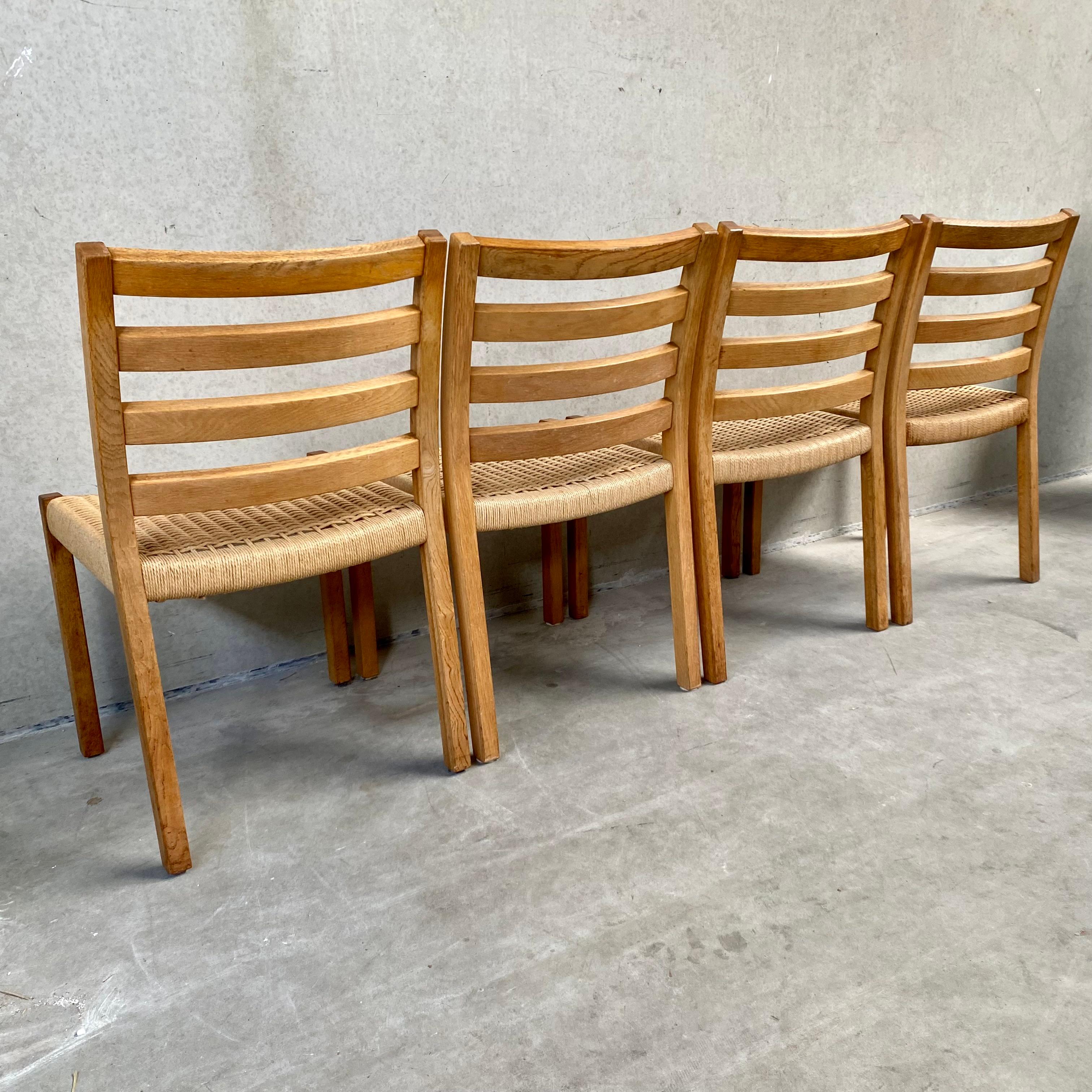 4 x J.L. Møllers Møbelfabrik Papercord Dining Chairs Denmark 1970 In Good Condition For Sale In DE MEERN, NL