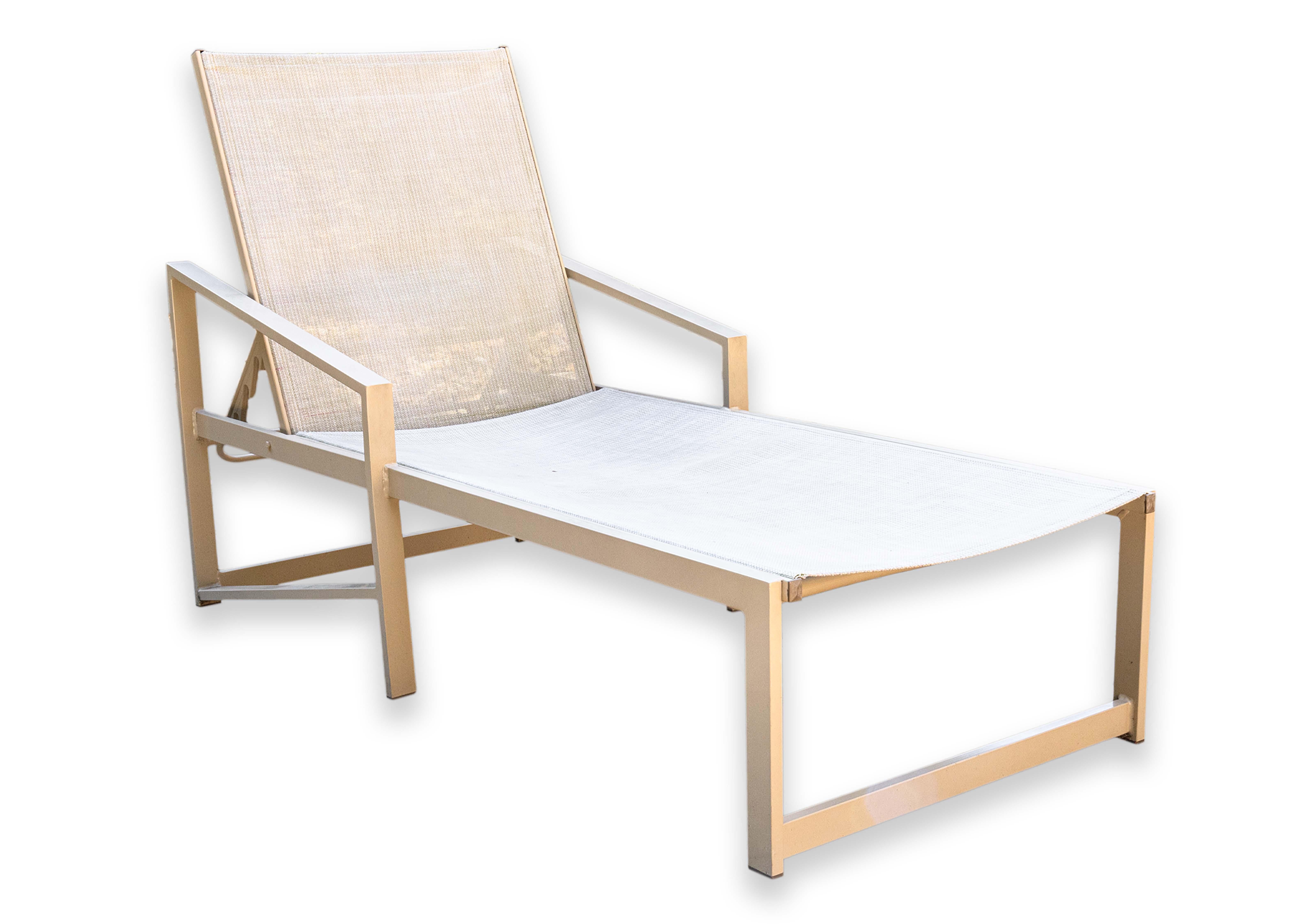 Set de 4 Sillas Chaise Lounge Pavilion Aventura Modernas para Patio Exterior Beige en venta 7