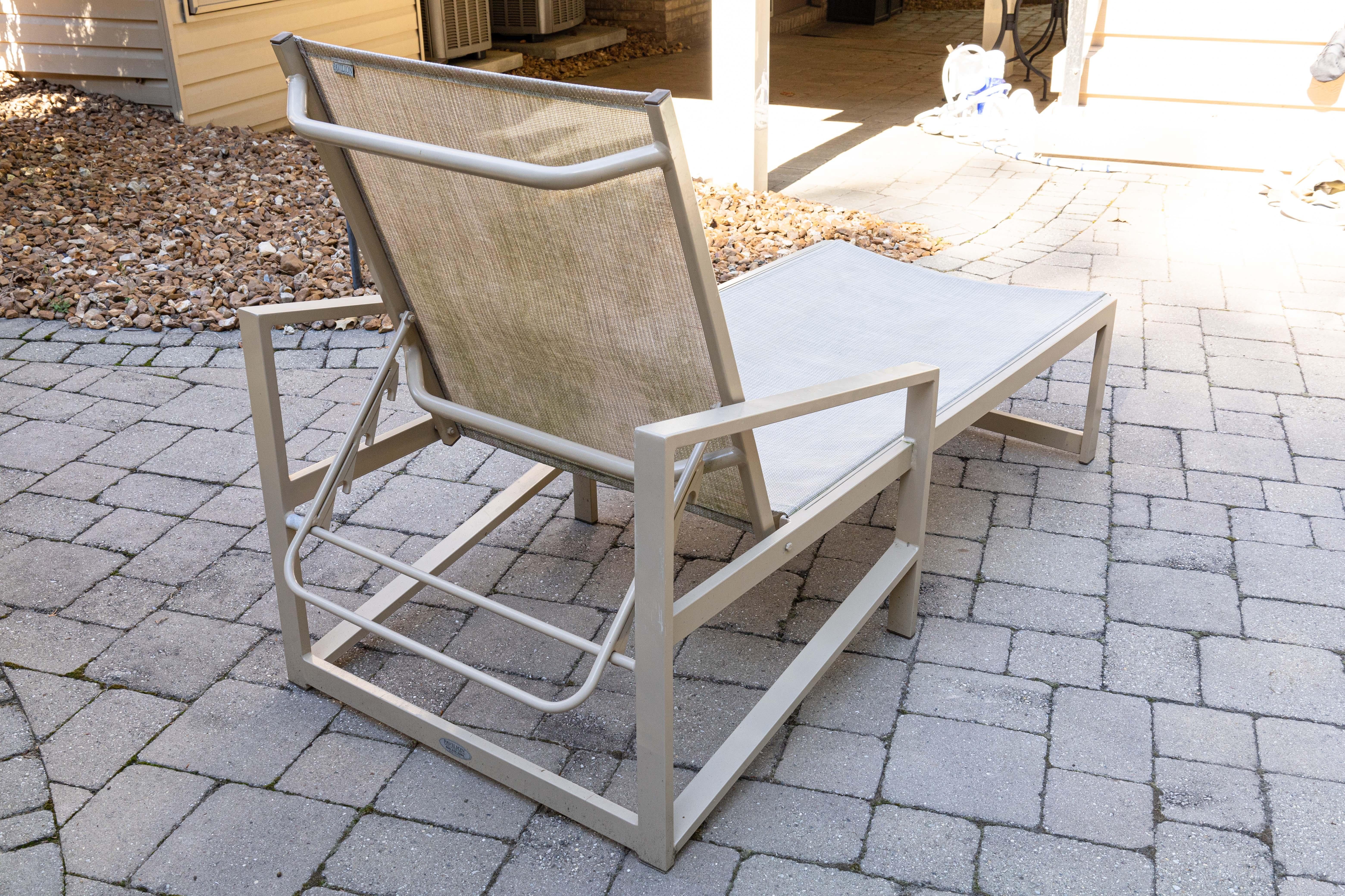Set de 4 Sillas Chaise Lounge Pavilion Aventura Modernas para Patio Exterior Beige en venta 3
