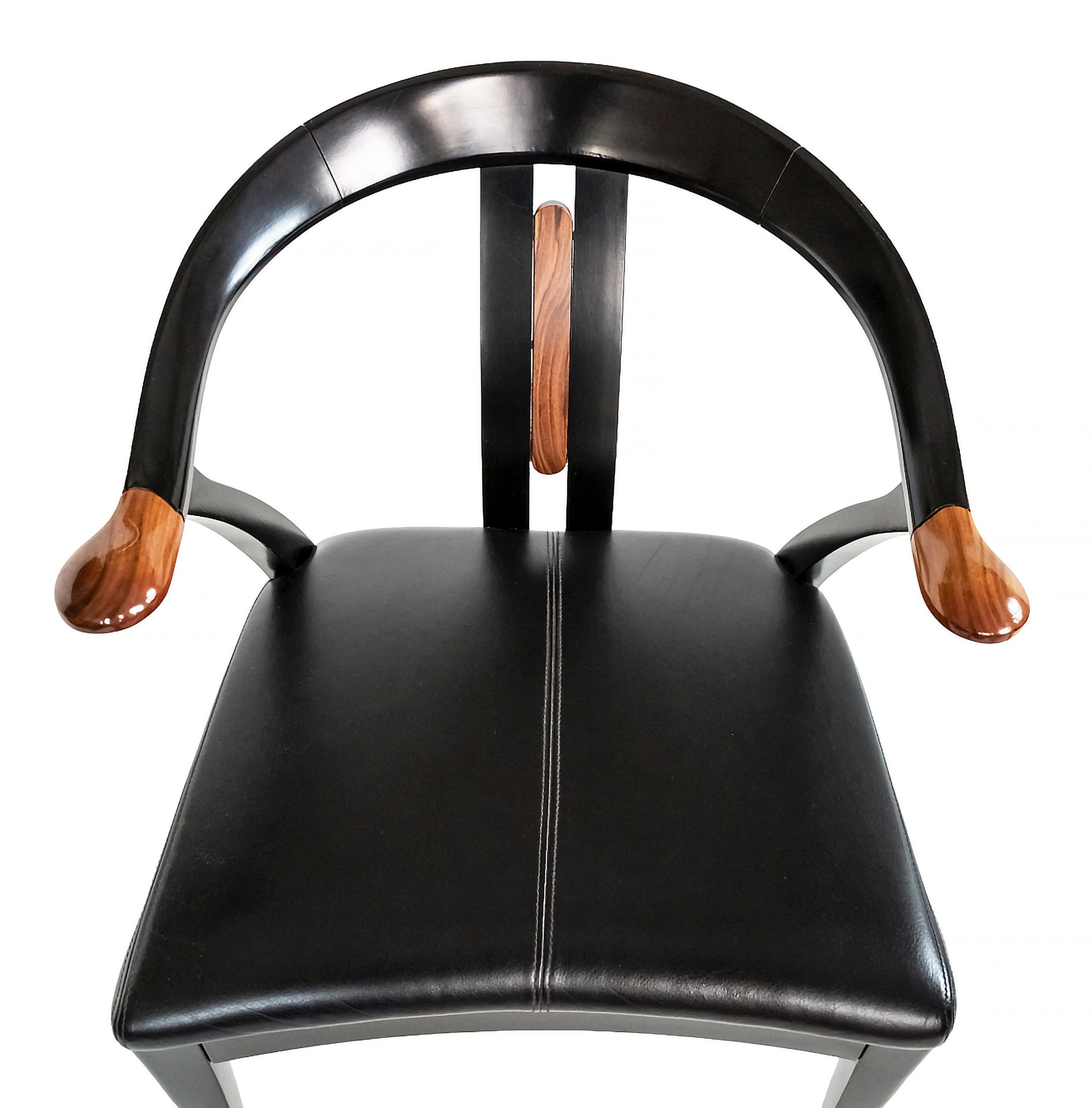 Mid-Century Modern Jeu de 4 pièces. Chaises de salle à manger italiennes Giorgetti du milieu du siècle dernier, années 1980 en vente