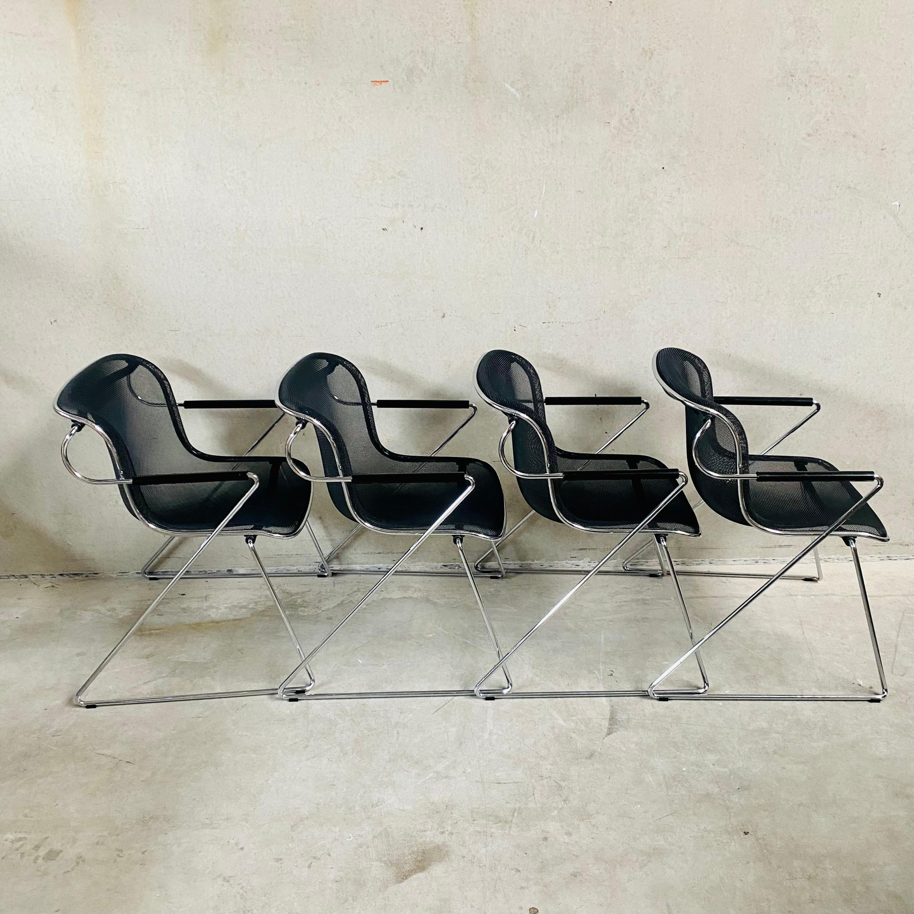 Postmoderne 4 chaises de salle à manger Castelli «PENELOPE » de Charles Pollock, Italie, 1980 en vente