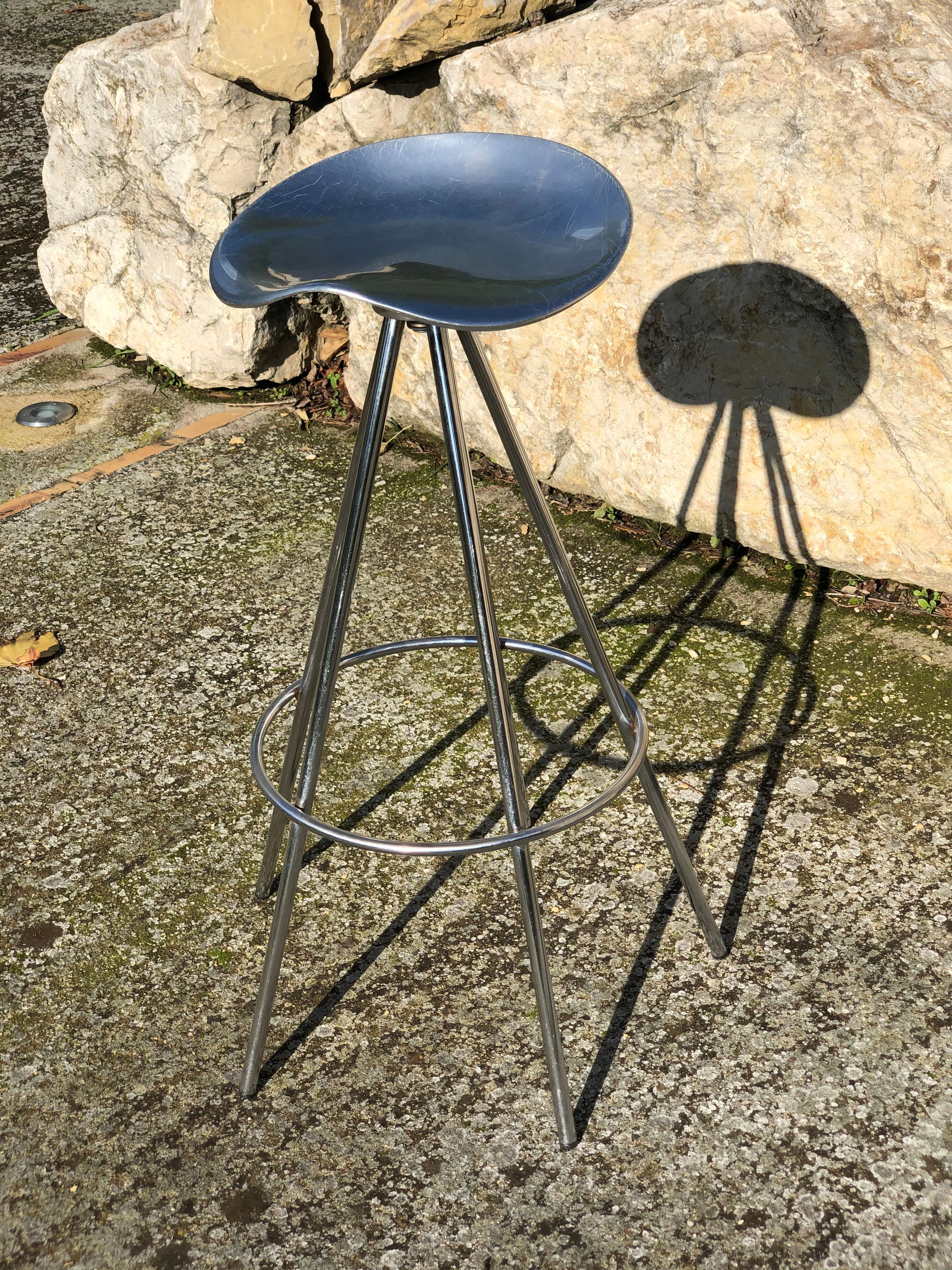 Set of 4 Pepé Cortes stools aluminum and chrome model Jamaïca edition Amat, 1990
(6 pieces is possible).