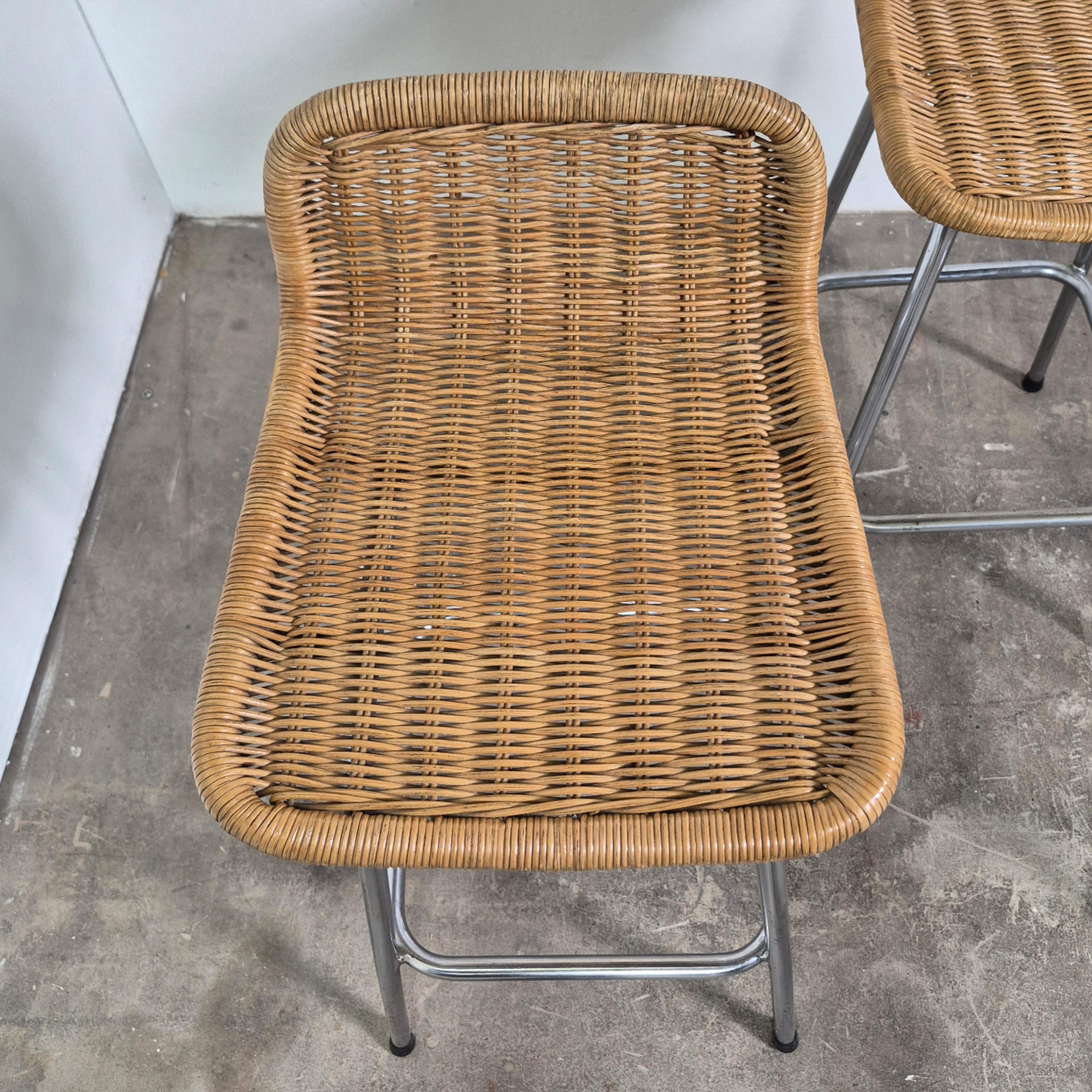 Set of 4 Perriand style wicker and steel stools, Netherlands 1970s For Sale 2