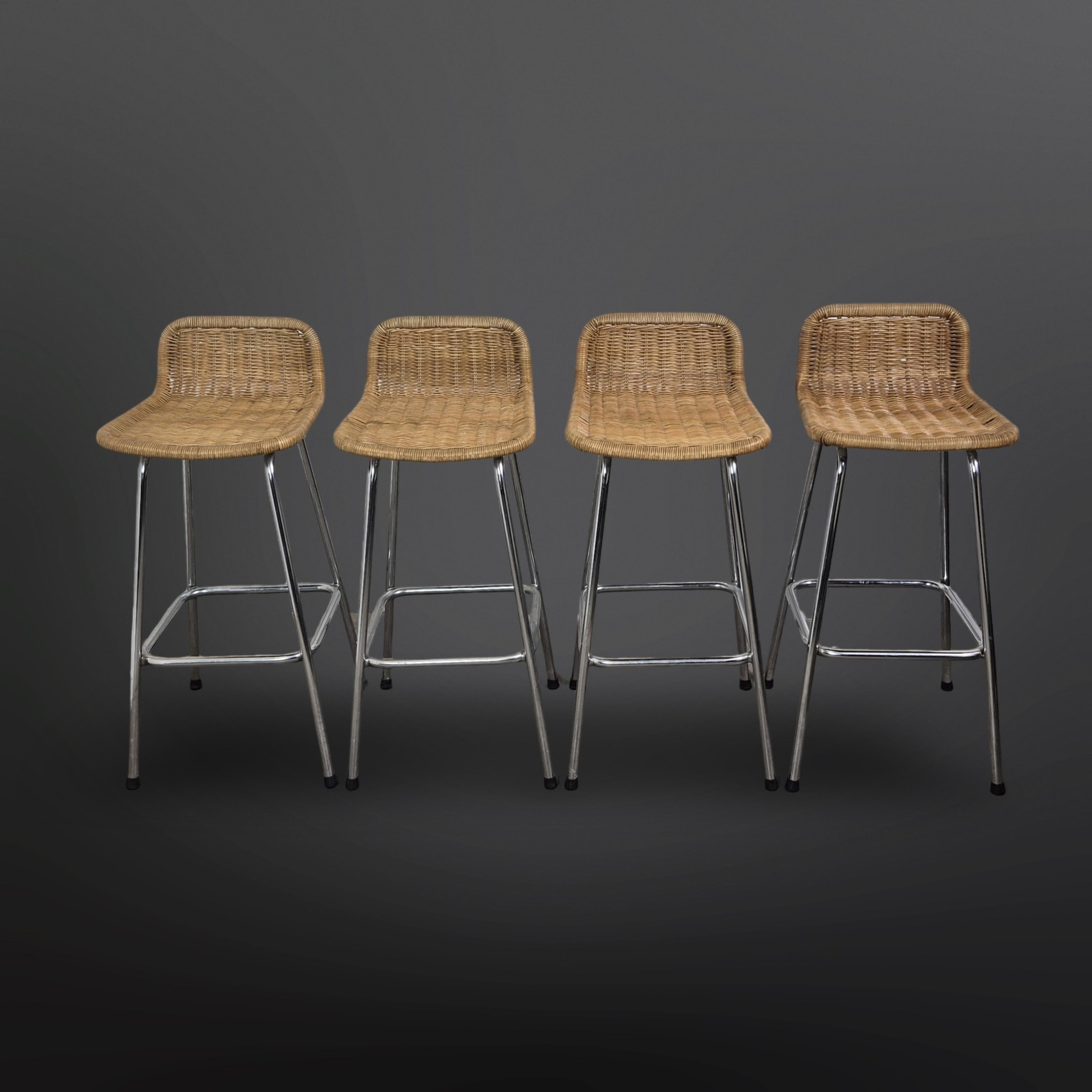 Set of 4 original 1970s kitchen stools. Attributed to Dirk van Sliedrecht for Rohé Noordwolde. The frames are made from tubular chromed steel. The seats are made from woven wicker.
The seats have some repairs done to the wicker.
Ready to use