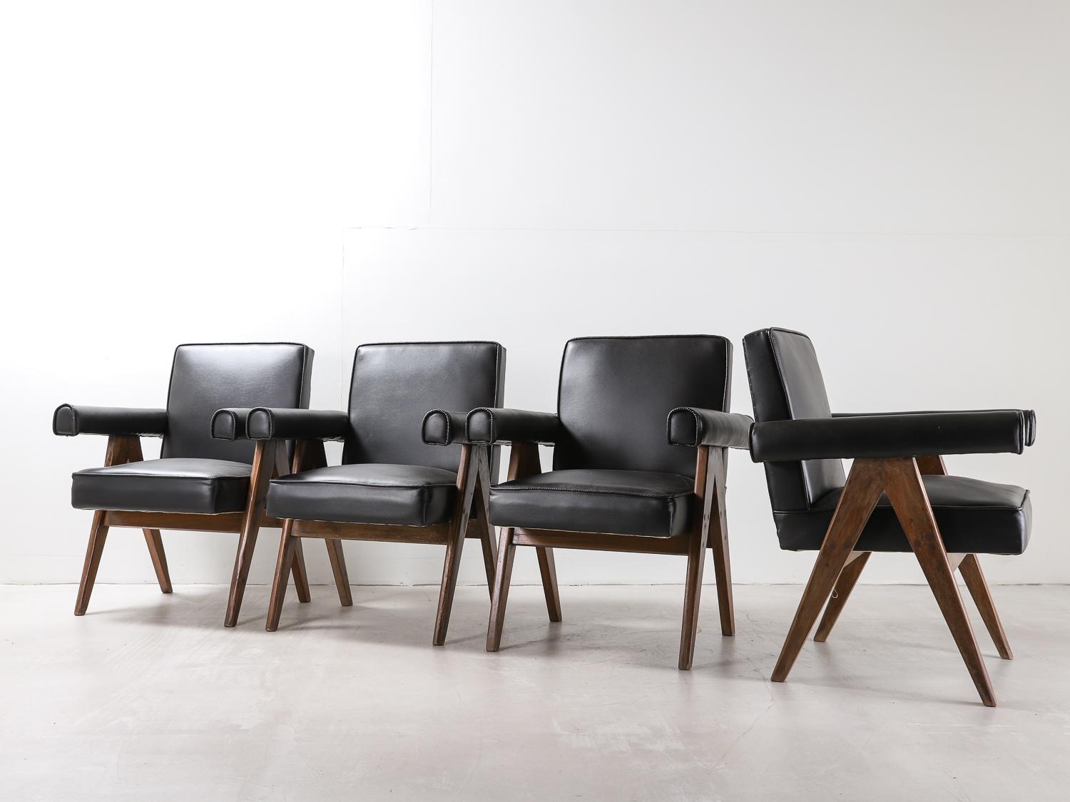 Set Of 4 Pierre Jeanneret ‘Committee’ Chairs, model No. PJ-SI-30-A For Sale 3