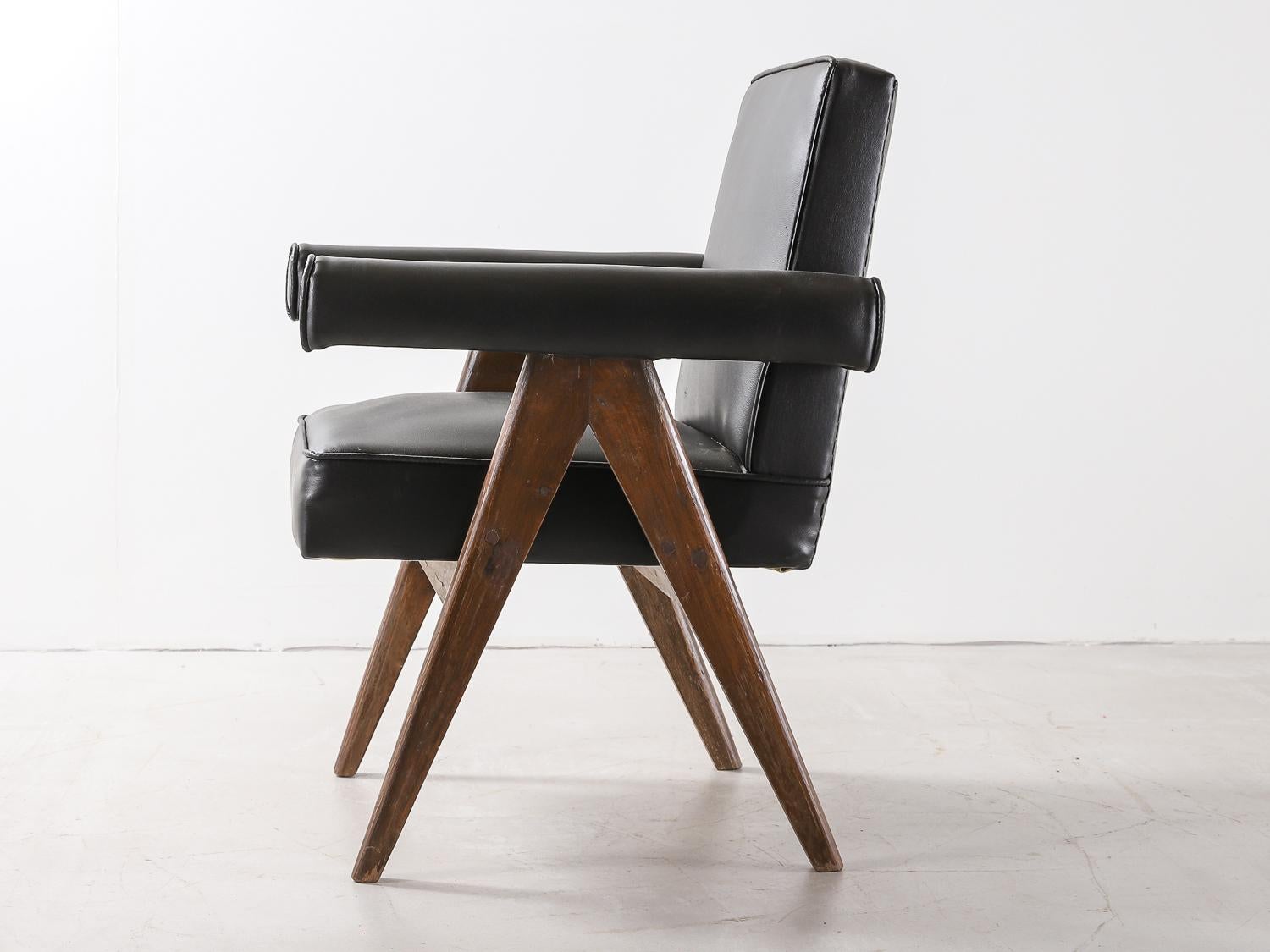 Mid-Century Modern Set Of 4 Pierre Jeanneret ‘Committee’ Chairs, model No. PJ-SI-30-A For Sale