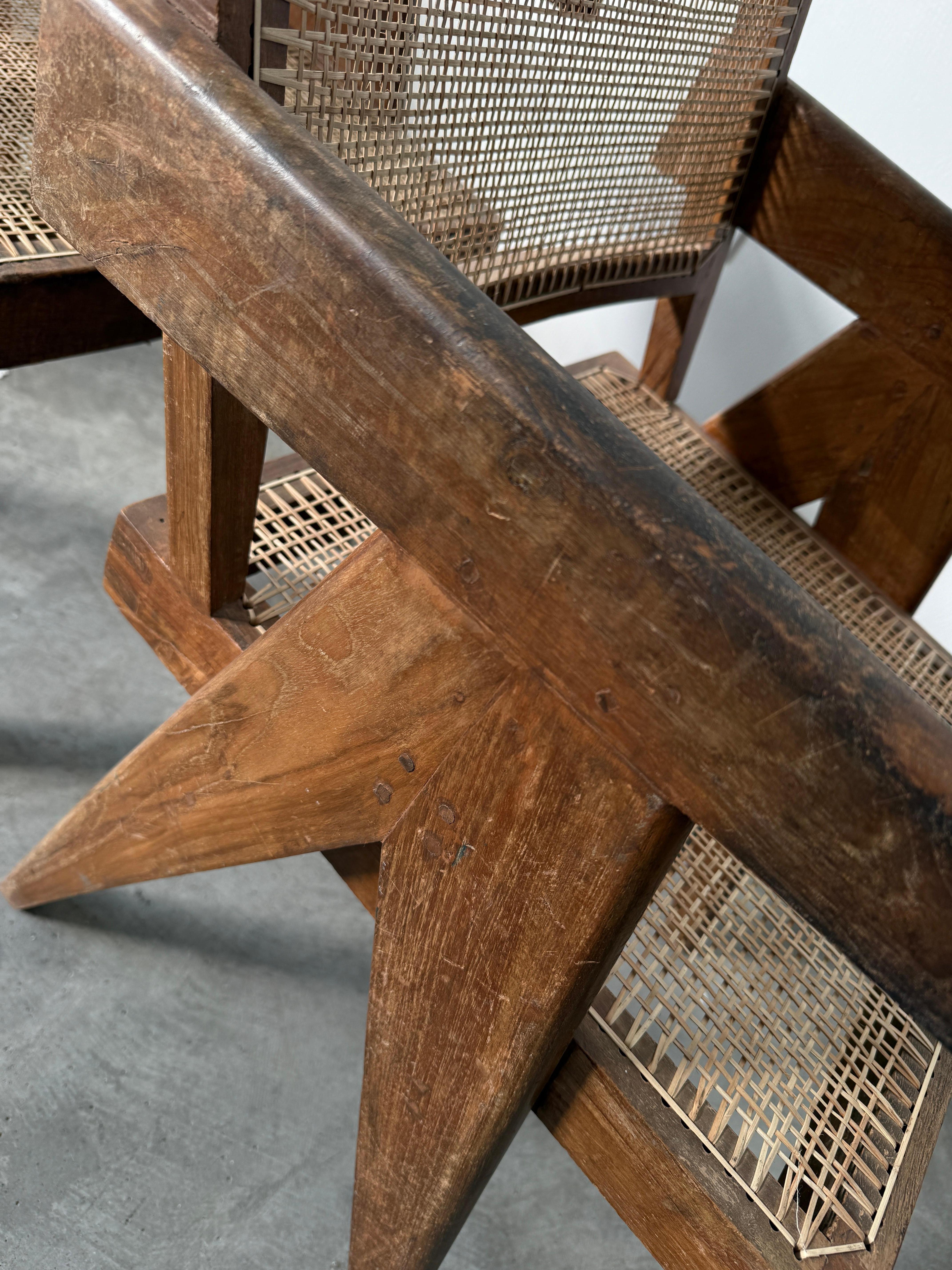 Milieu du XXe siècle Ensemble de 4 chaises de bureau Pierre Jeanneret PJ-SI-28-B en vente