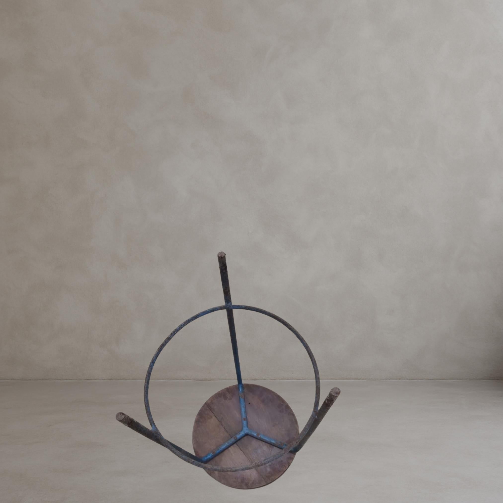 Ensemble de 4 tabourets en teck et fer de Pierre Jeanneret PJ-SI-57-A, Chandigarh, 1952 en vente 1