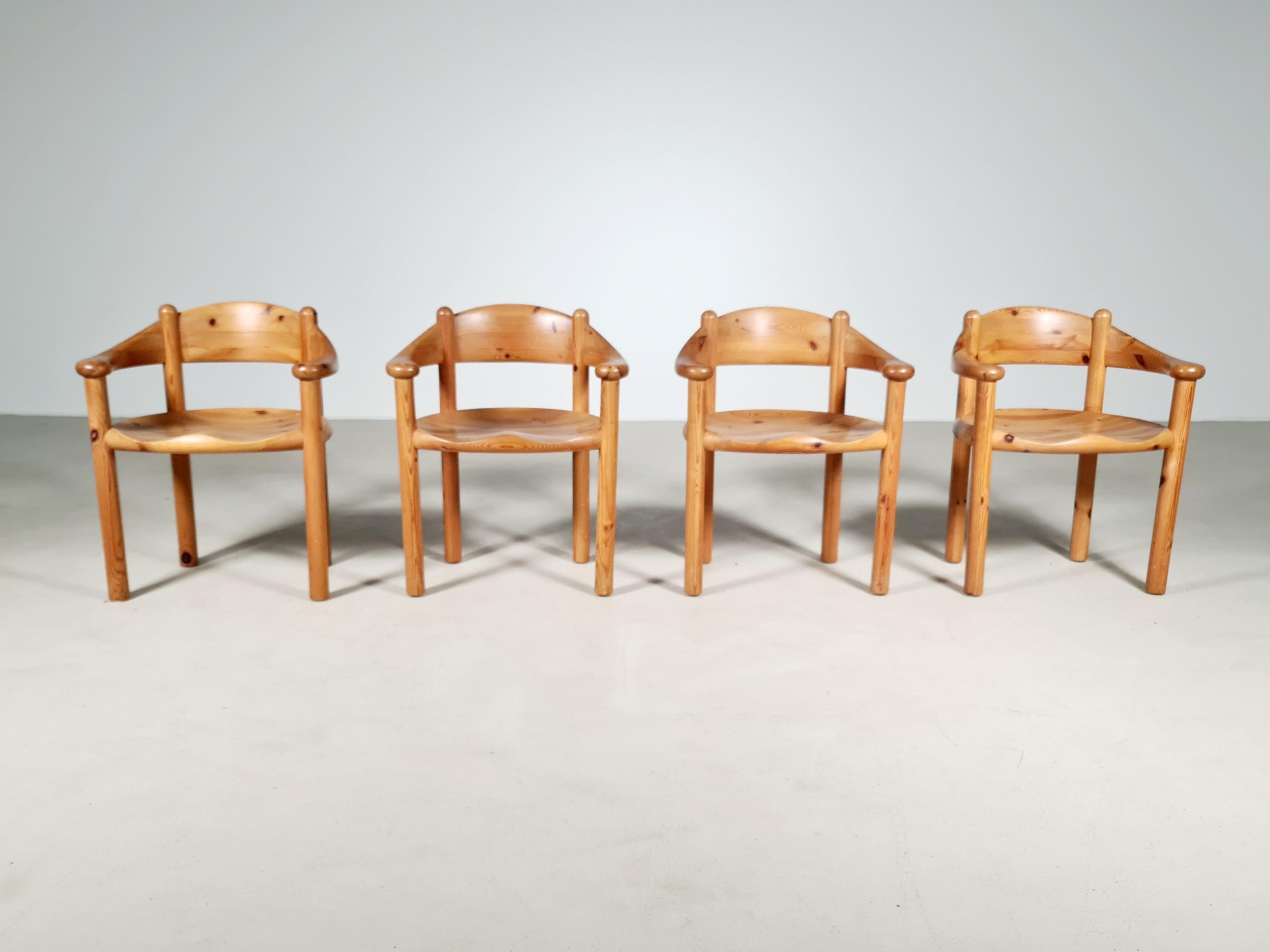Set of 4 Pine Carver chairs by Rainer Daumiller In Good Condition In amstelveen, NL