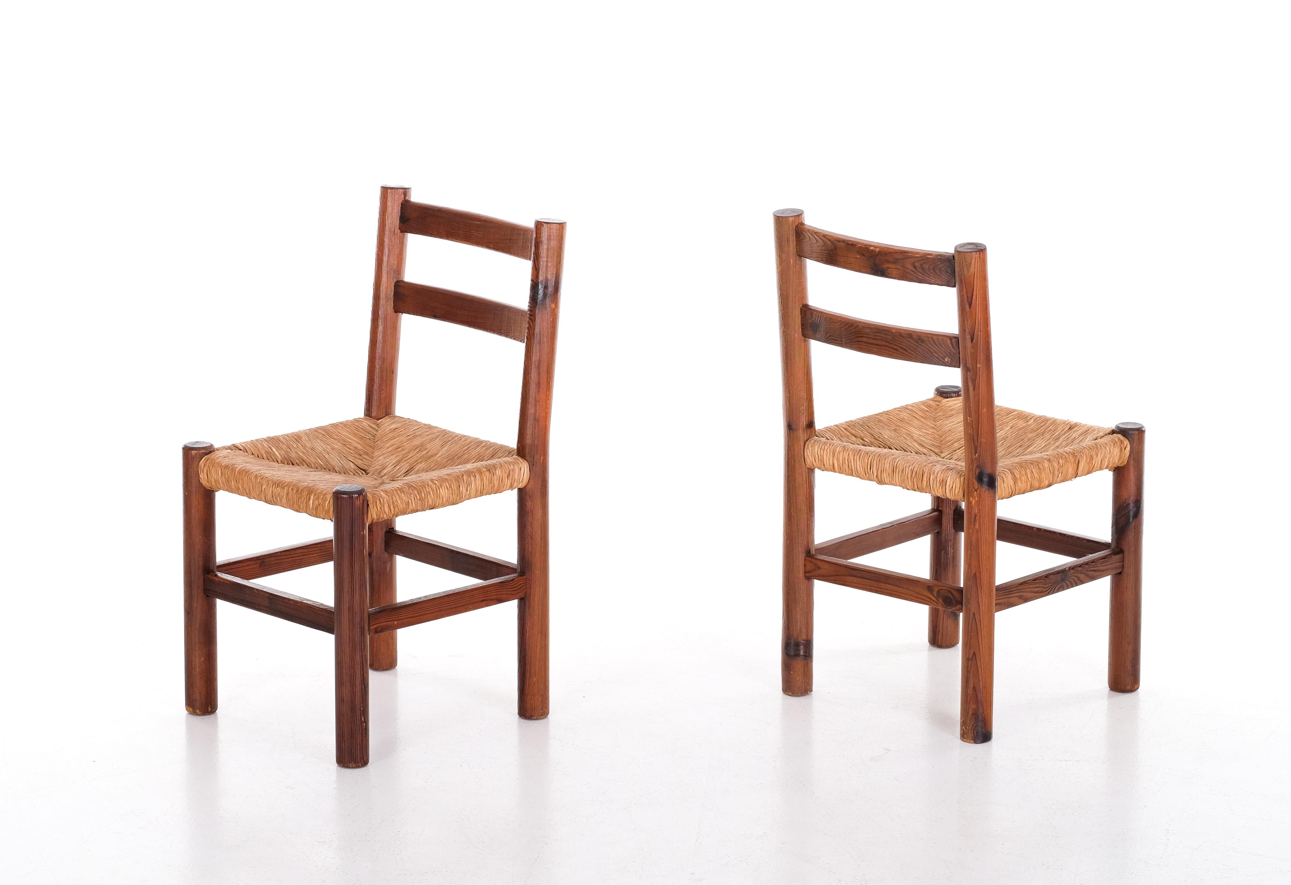Set of 4 pine chairs, 1960s For Sale 4