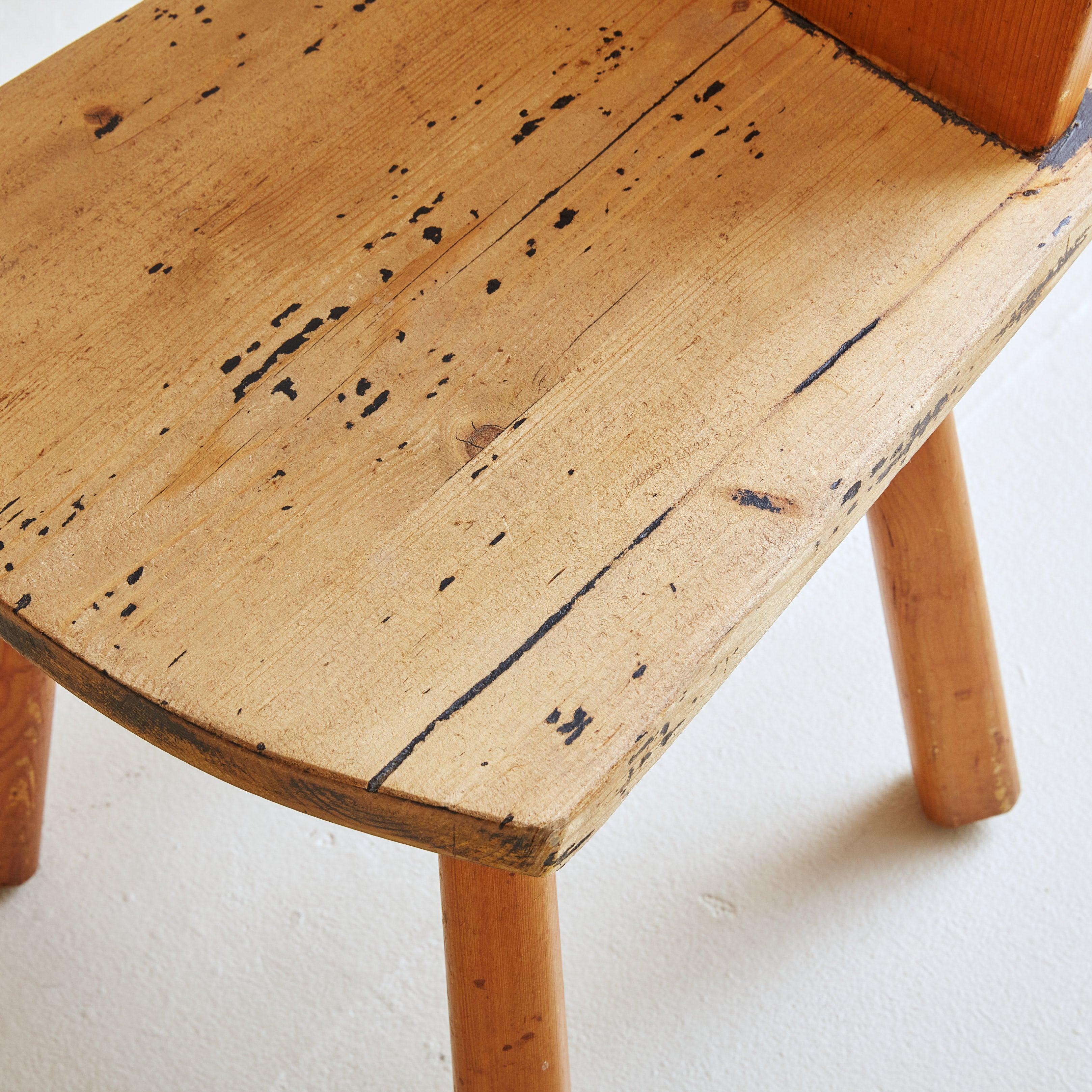 Metà XX secolo Set di 4 sedie da pranzo in pino attribuite a René Faublee, Francia anni '60 in vendita