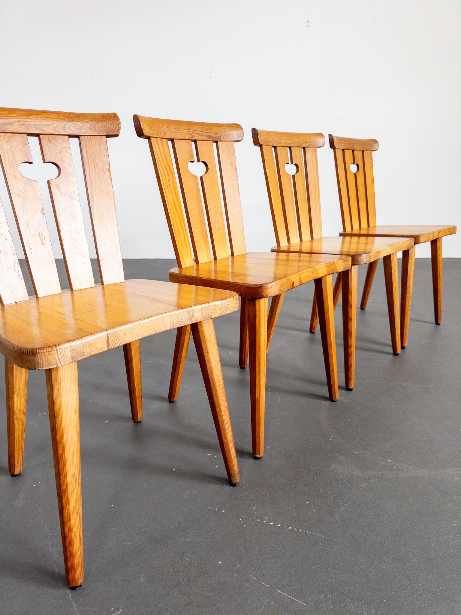 Metà XX secolo Set di 4 sedie da pranzo in pino di Göran Malmvall per Karl Andersson & Söner, Svezia in vendita