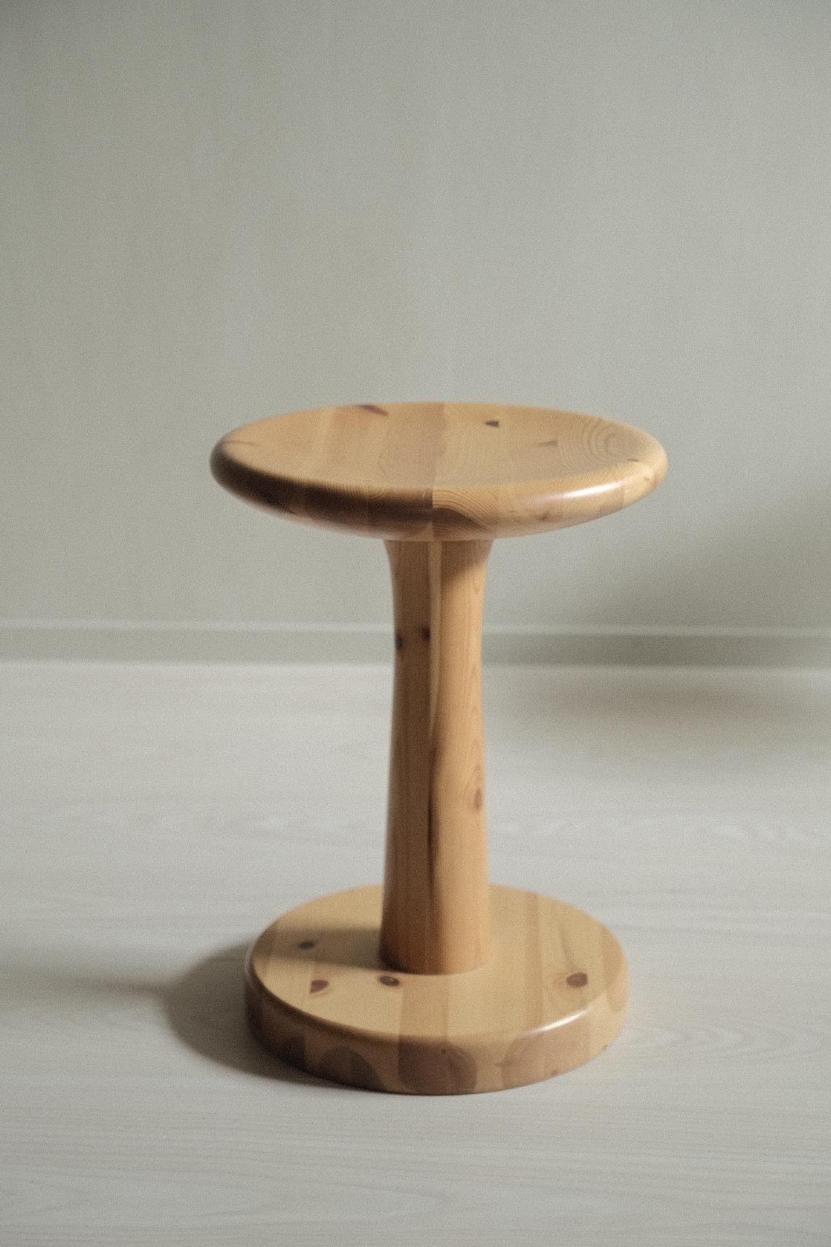 Set of 4 Pine Stools by Rainer Daumiller for Hirthals Savværk, Denmark, 1970s In Good Condition For Sale In Hønefoss, 30