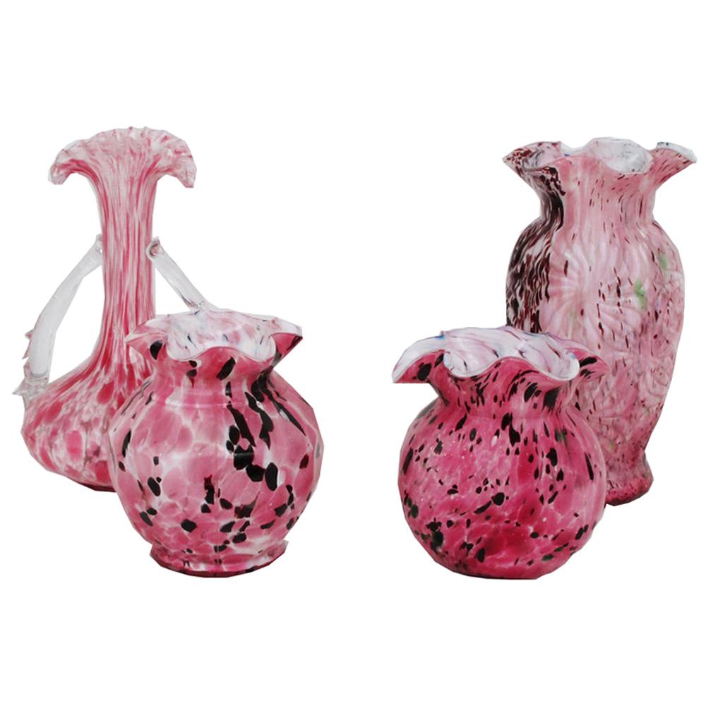 Ensemble de 4 vases roses de style Fazzoletto de Murano, de différentes tailles