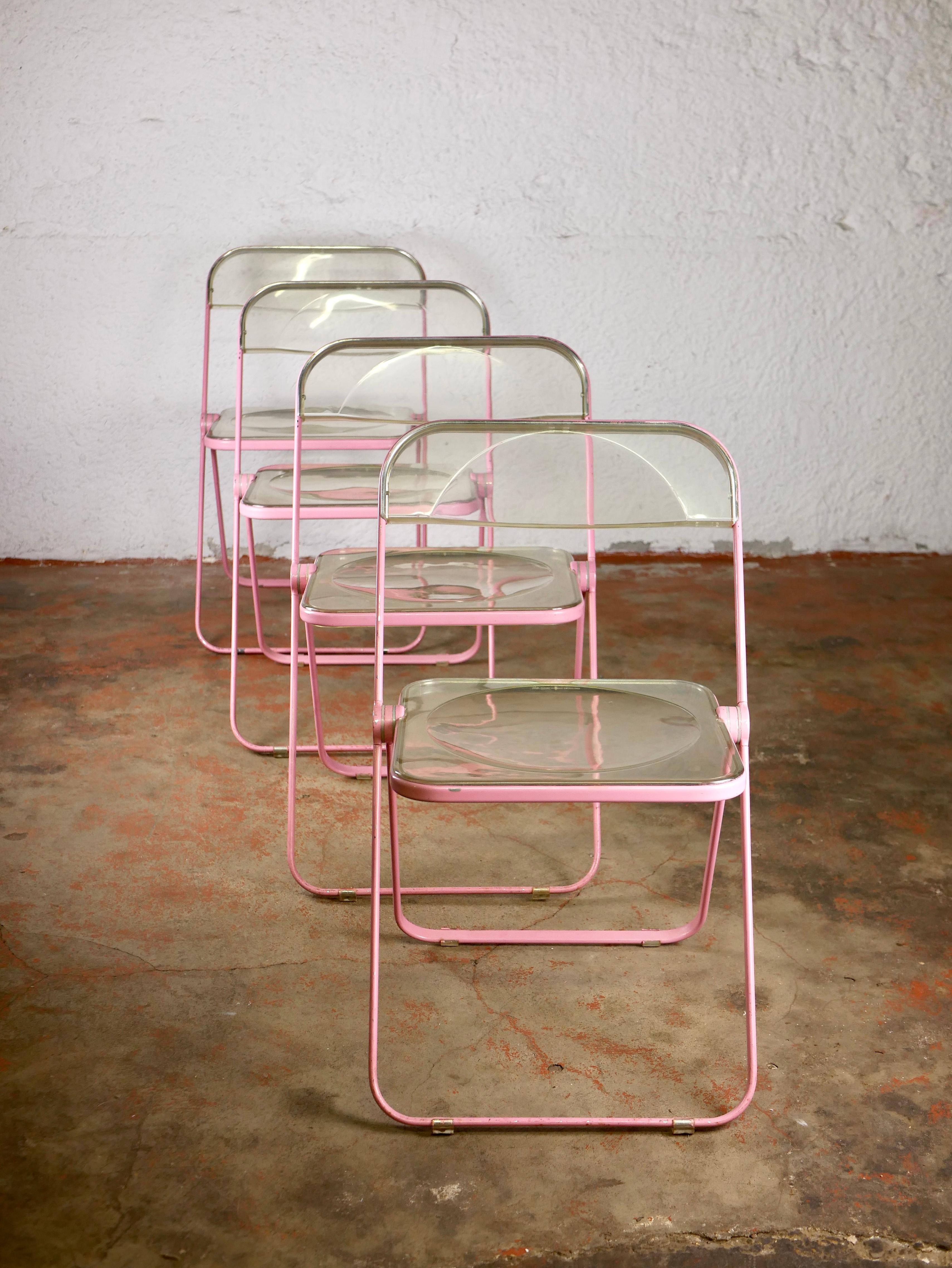 Set of 4 Pink Plia Chairs by Giancarlo Piretti for Anonima Castelli, Italy, 1970 In Good Condition In Lyon, FR