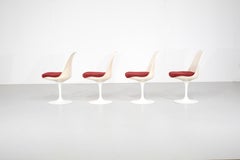 Set of 4 pivoting tulip chairs by Eero Saarinen for Knoll International - 1960s