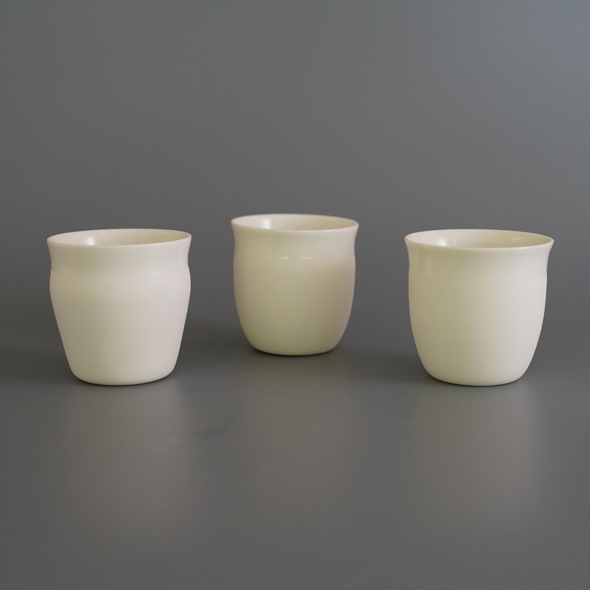 German Set of 4 Plain Curve Cup by Studio Cúze For Sale