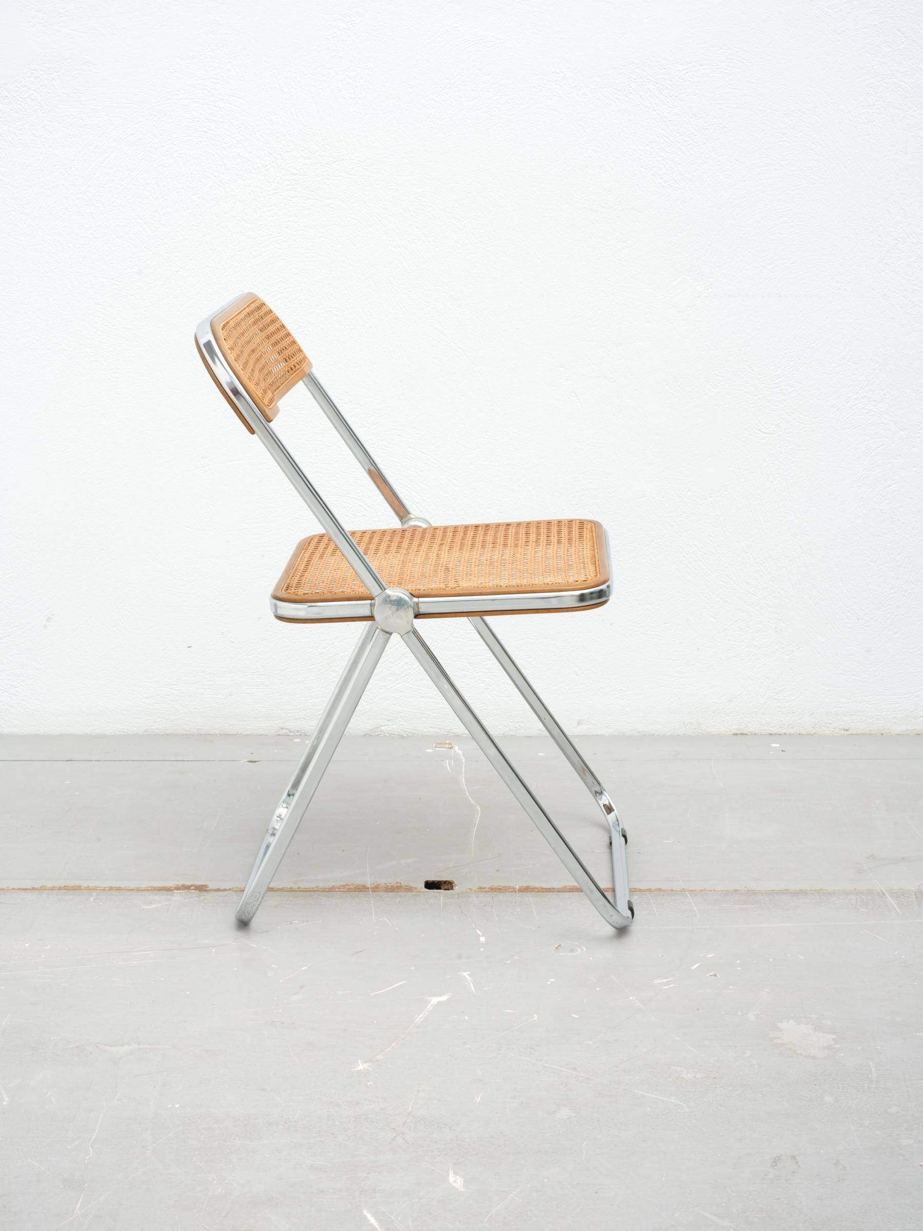 Late 20th Century Set of 4 Plia chairs with Vienna straw For Sale