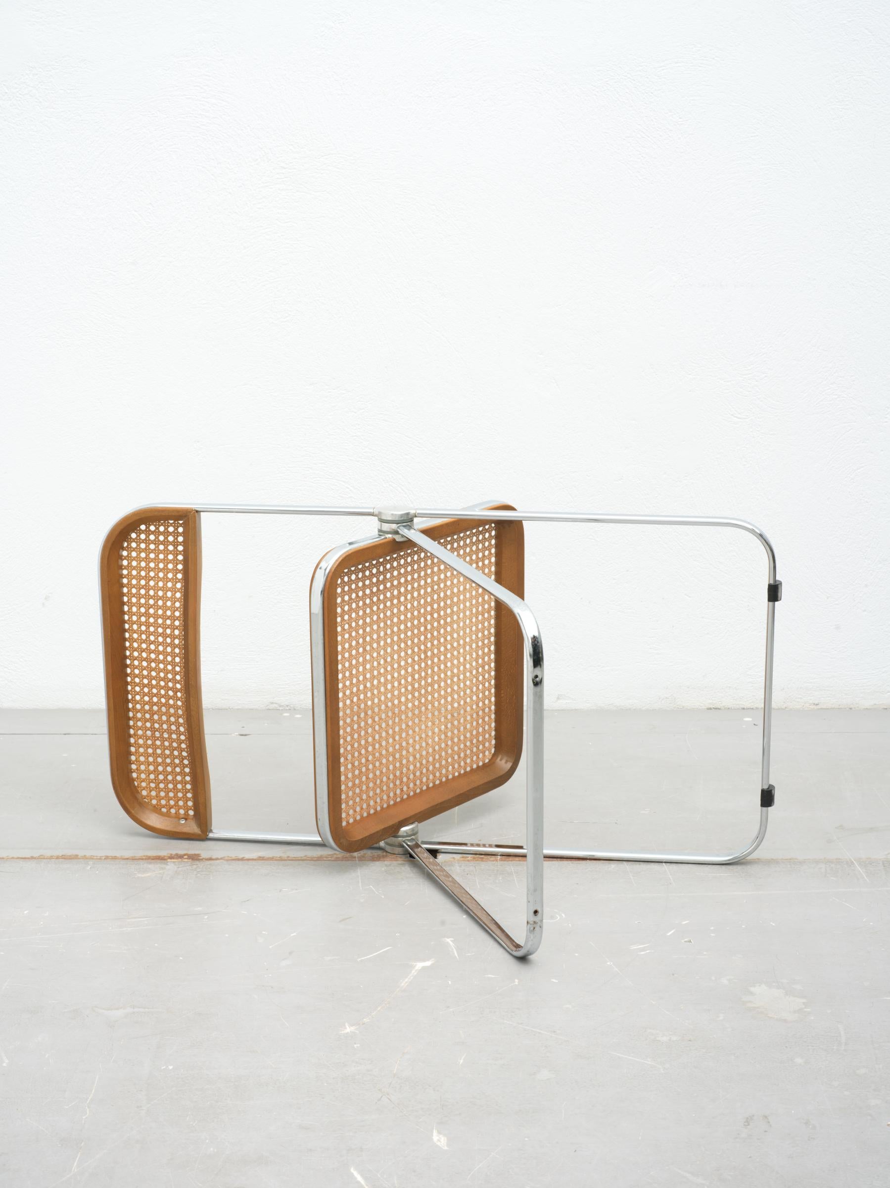 Set of 4 Plia chairs with Vienna straw For Sale 1