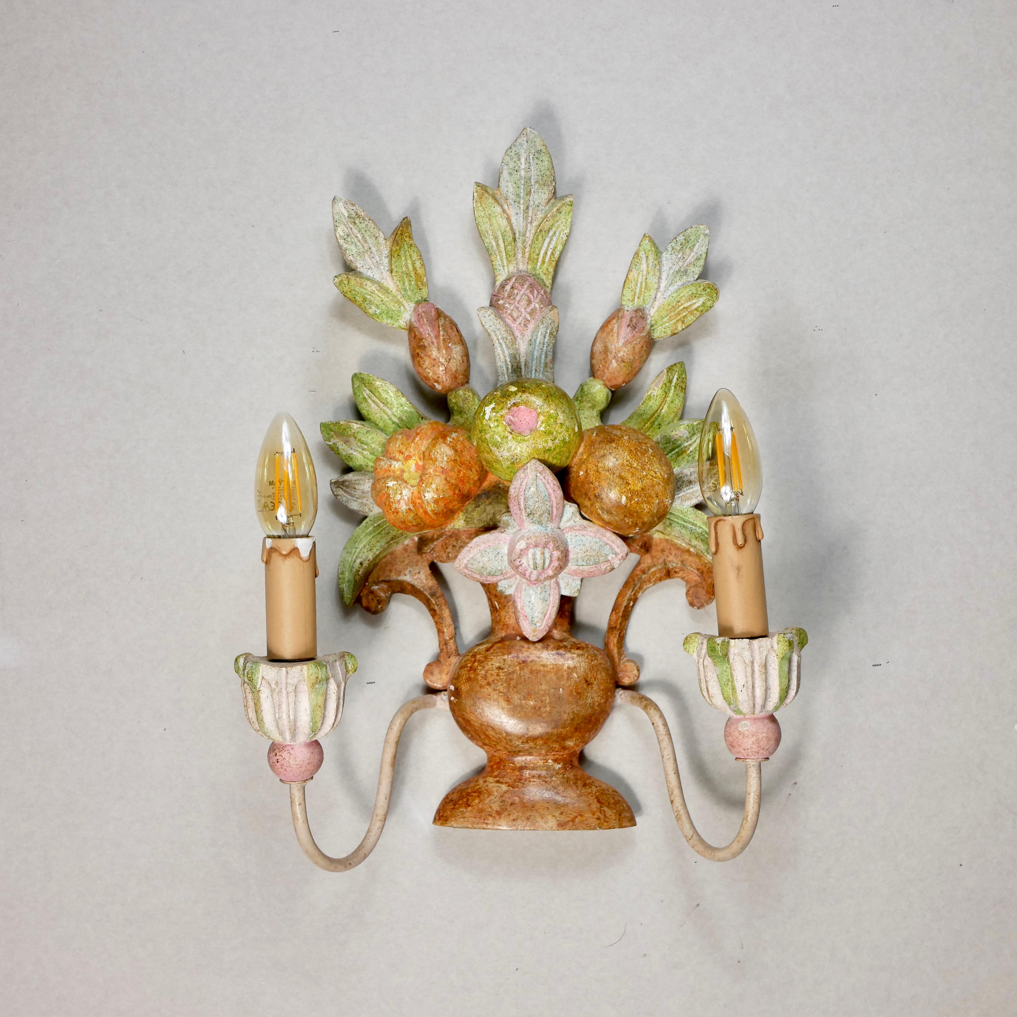 Set of 4 polychrome carved wood sconces from Italy, 1920s For Sale 1