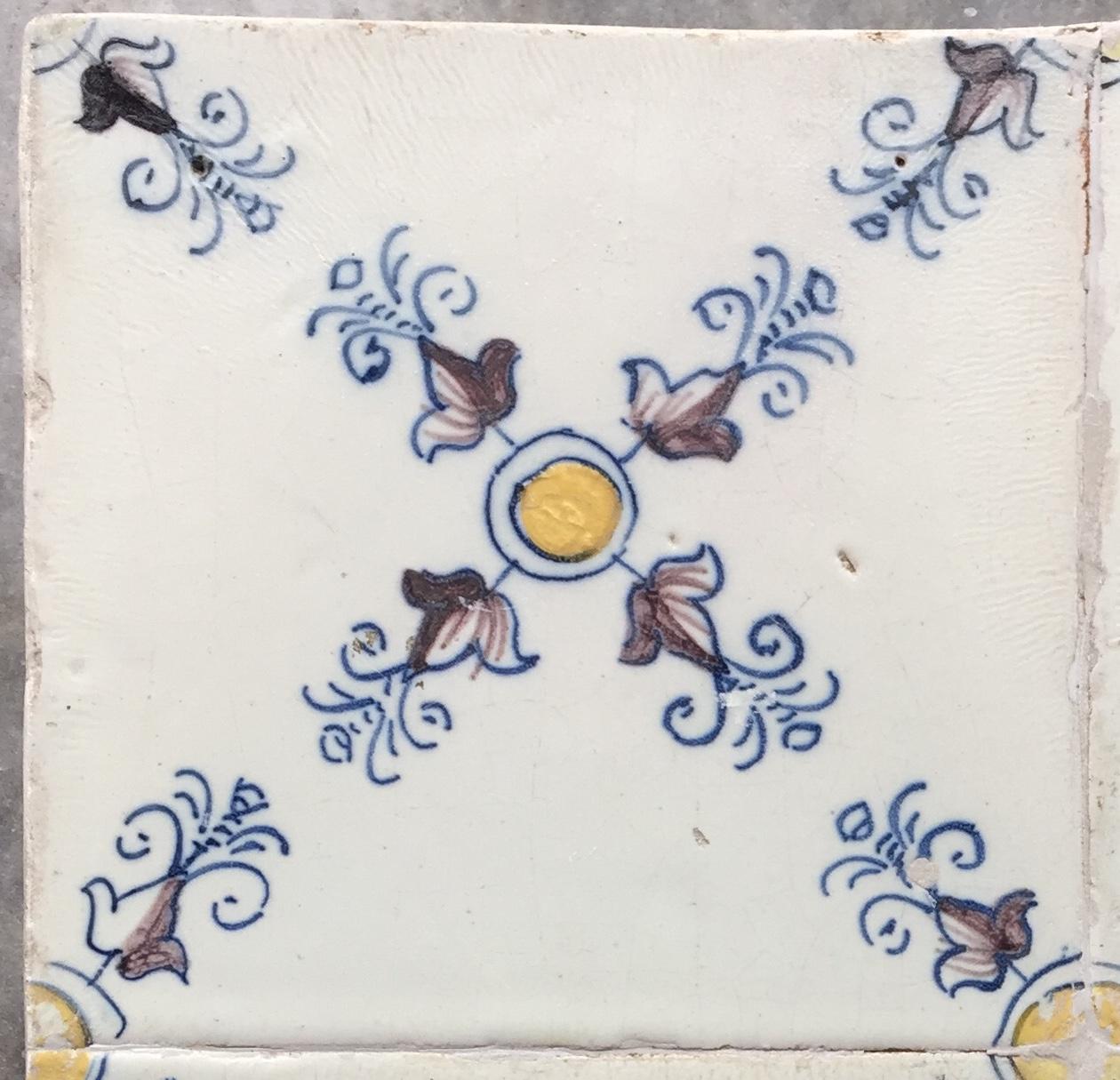A set of 4 polychrome Dutch Delft tiles with ornamental design. 
Made in Haarlem, The Netherlands.
Circa 1625 - 1650.

The Netherlands
Haarlem
1625 - 1650

A nice panel of four so-called Haarlemmer ornament tiles, in Italian style, with less