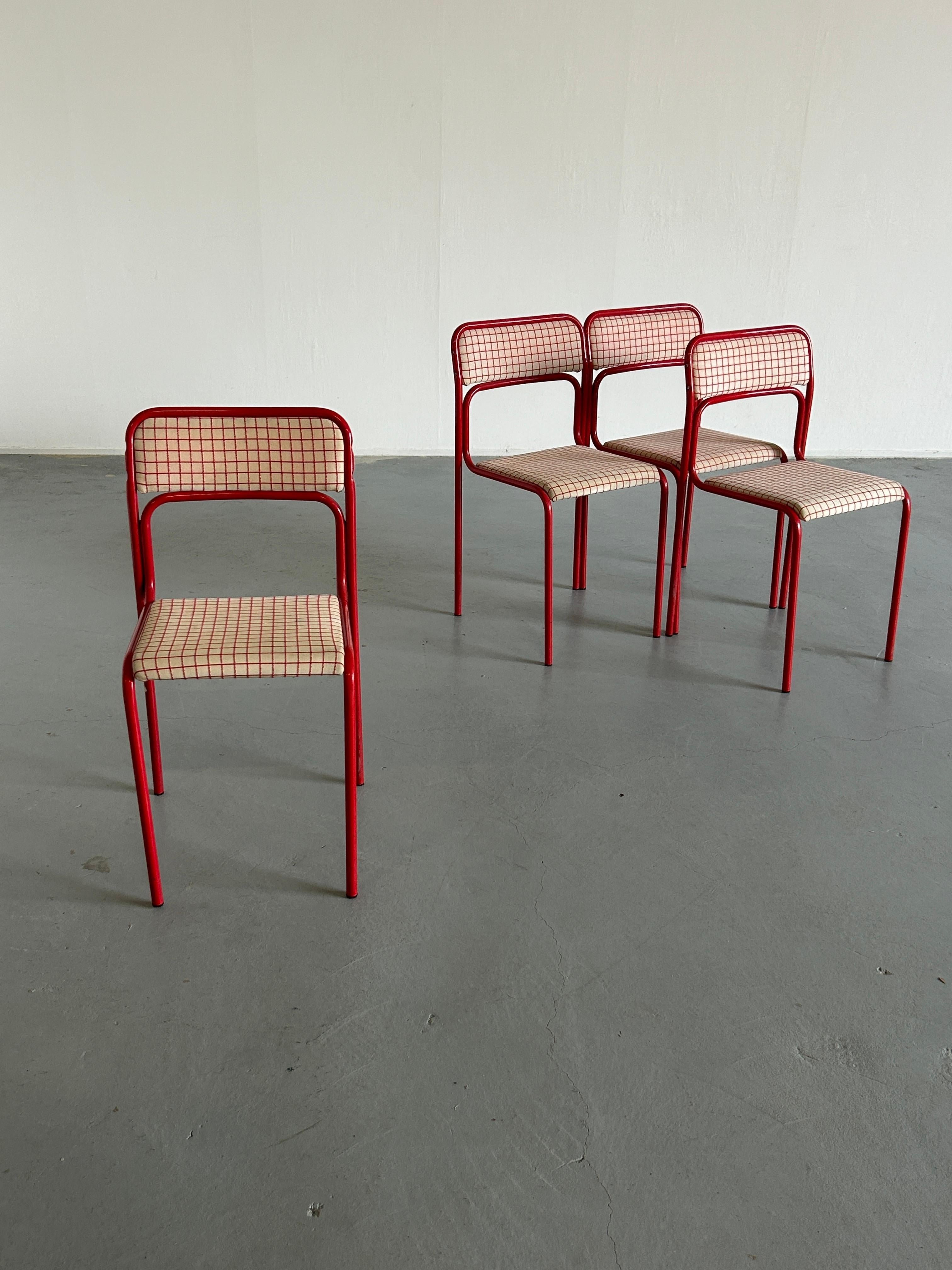 Late 20th Century Set of 4 Pop-Art Syle Tubular Steel Checkered Red Upholstery Chairs, 80s Italy