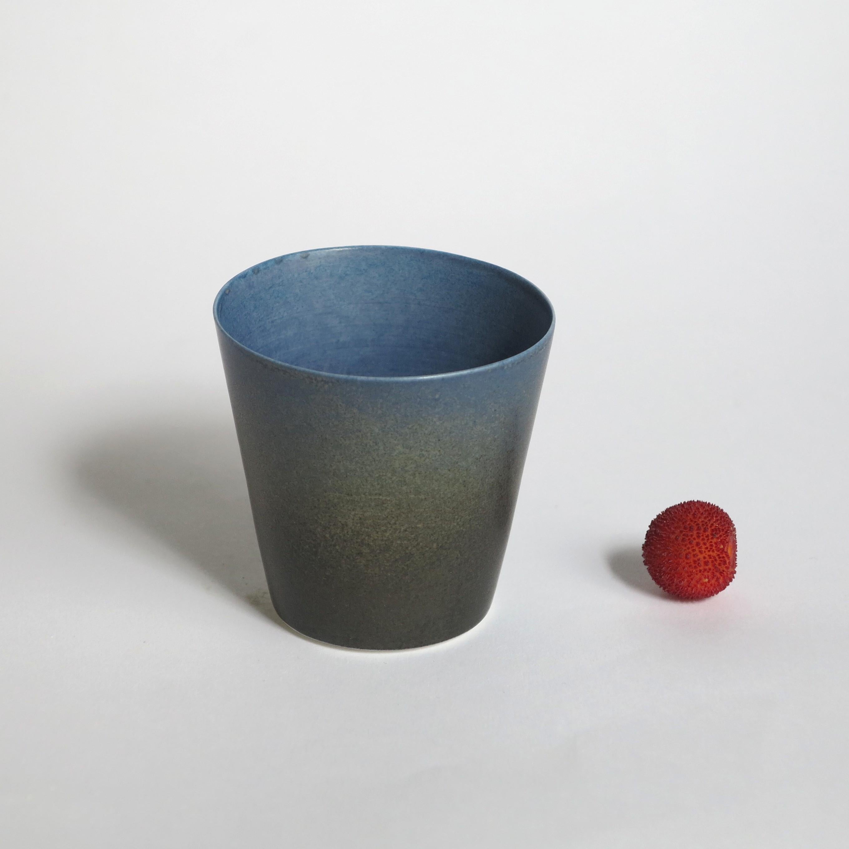 Set of 4 porcelain blue coffee cups by Cica Gomez
Price for set of 4.
Dimensions: Ø 6.5 x H 6 cm
Materials: porcelain

Usual objects. My work is first driven by the search for the line. The one that it draw when the object takes shape and place