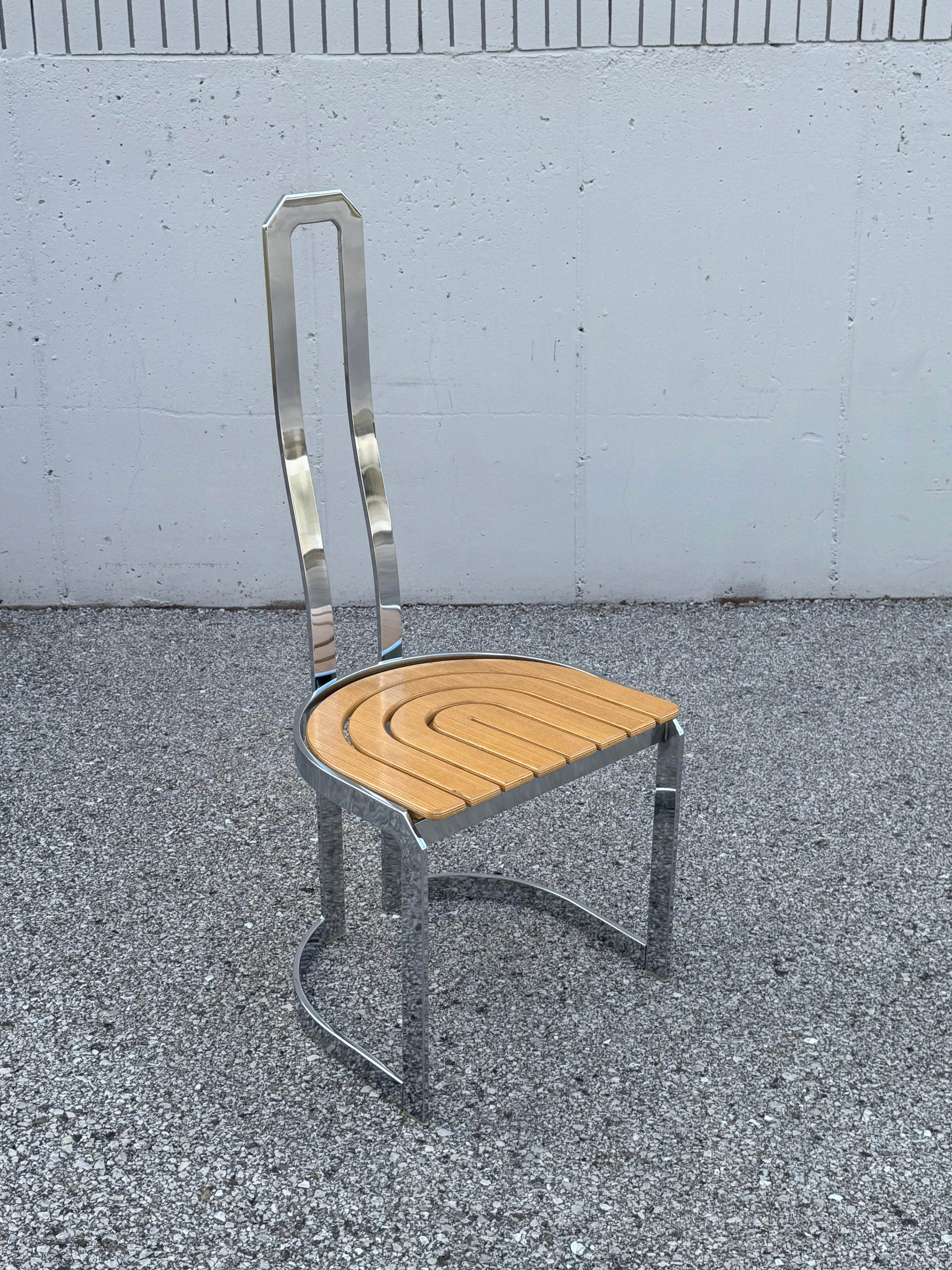 Juego de 4 sillas de comedor italianas postmodernas de madera y cromo de los años 70 - Estilo DIA en venta 4