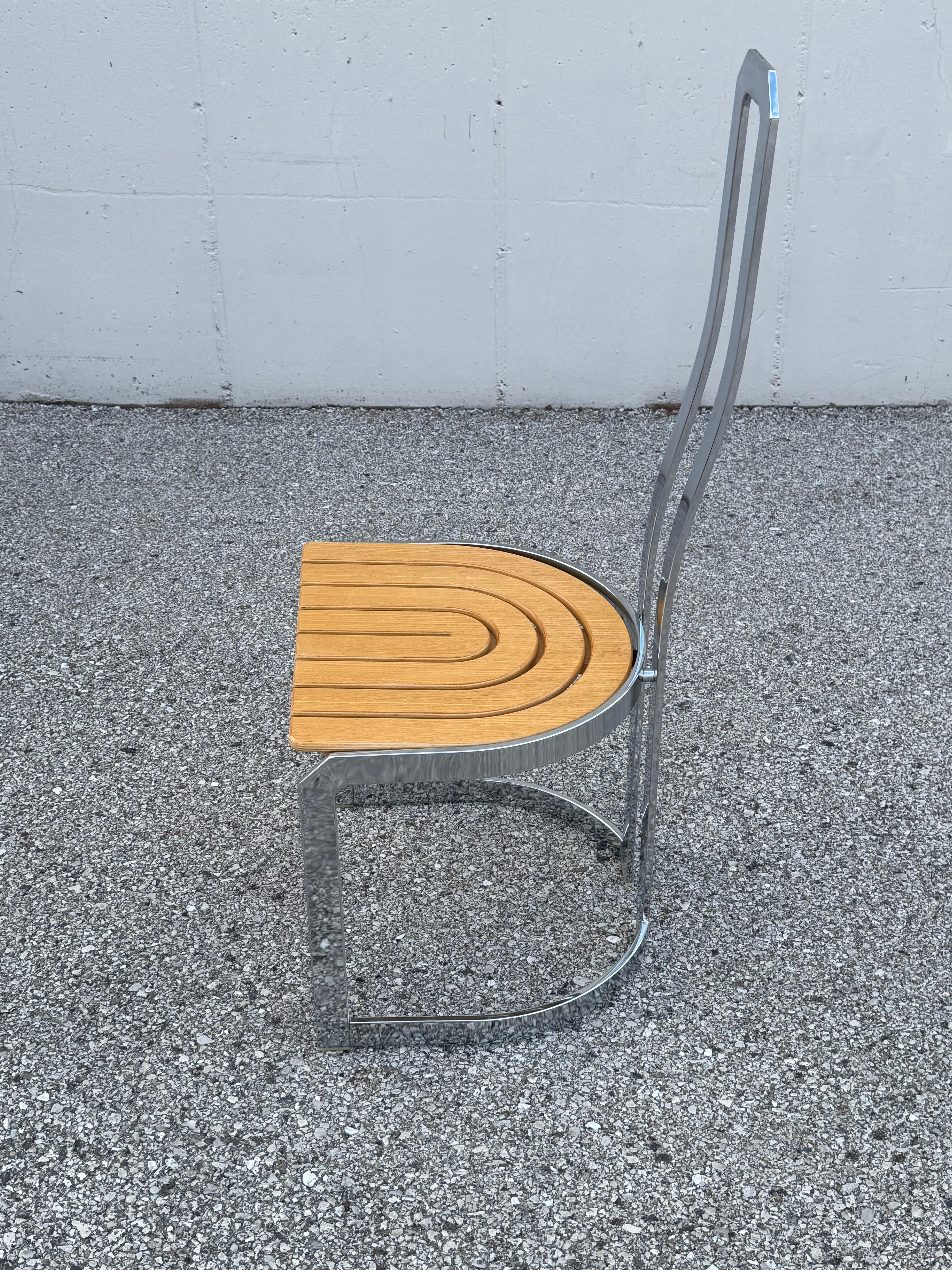 Juego de 4 sillas de comedor italianas postmodernas de madera y cromo de los años 70 - Estilo DIA en venta 5