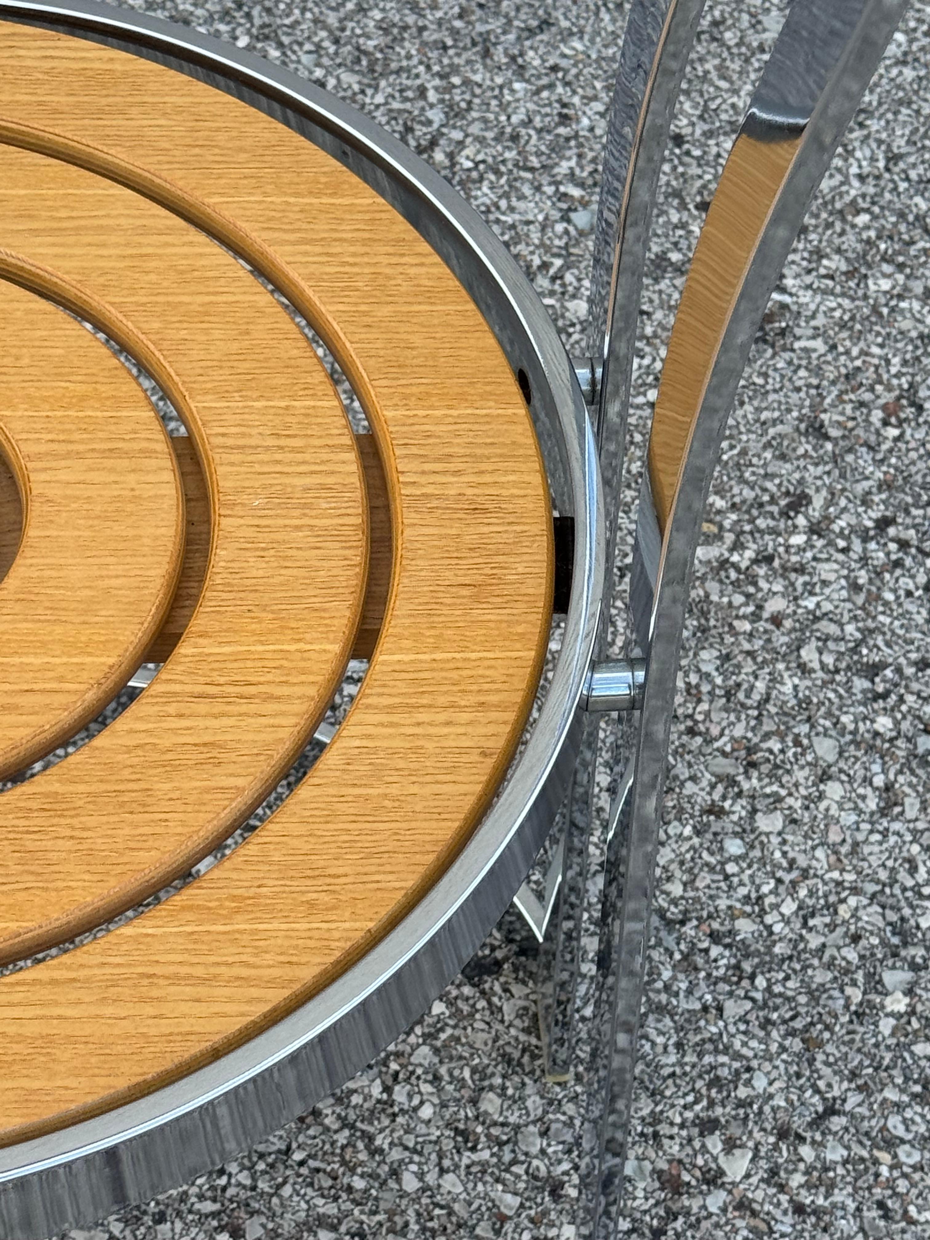 Juego de 4 sillas de comedor italianas postmodernas de madera y cromo de los años 70 - Estilo DIA en venta 6
