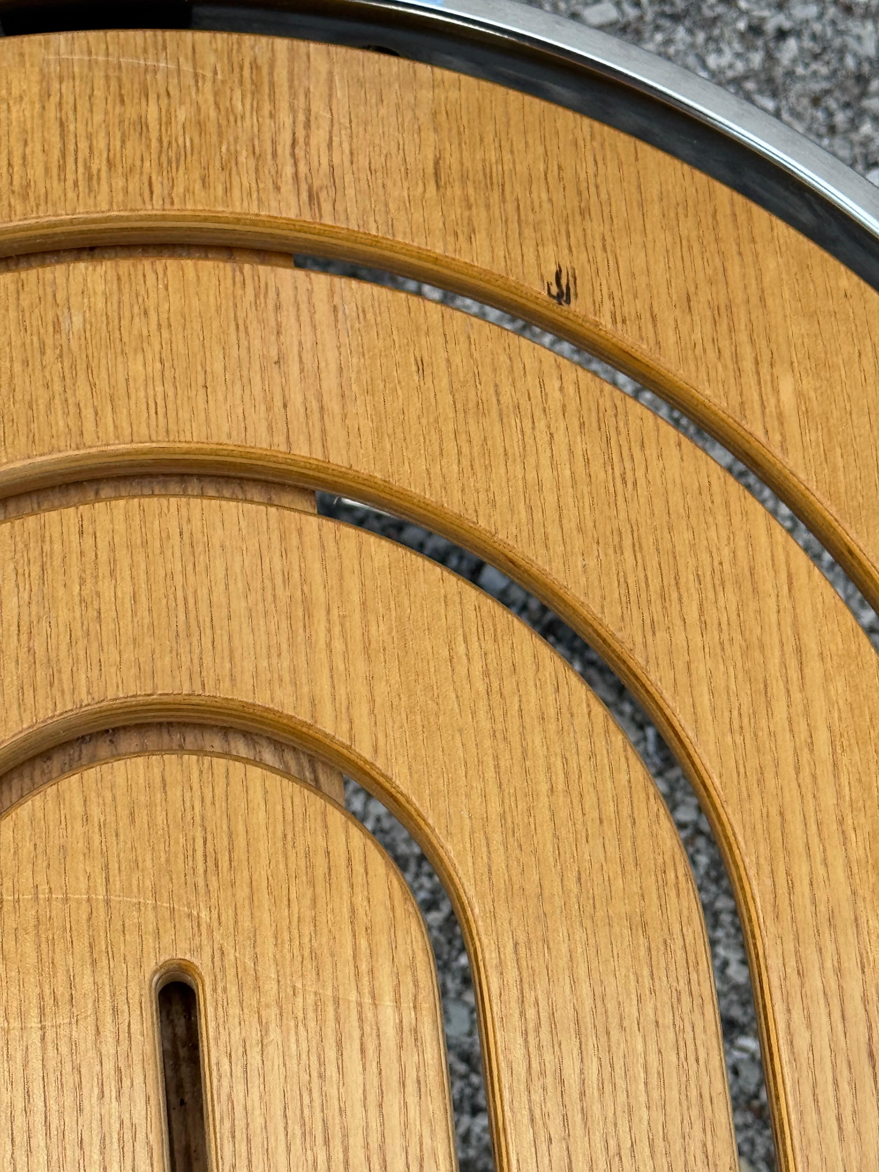 Juego de 4 sillas de comedor italianas postmodernas de madera y cromo de los años 70 - Estilo DIA en venta 8