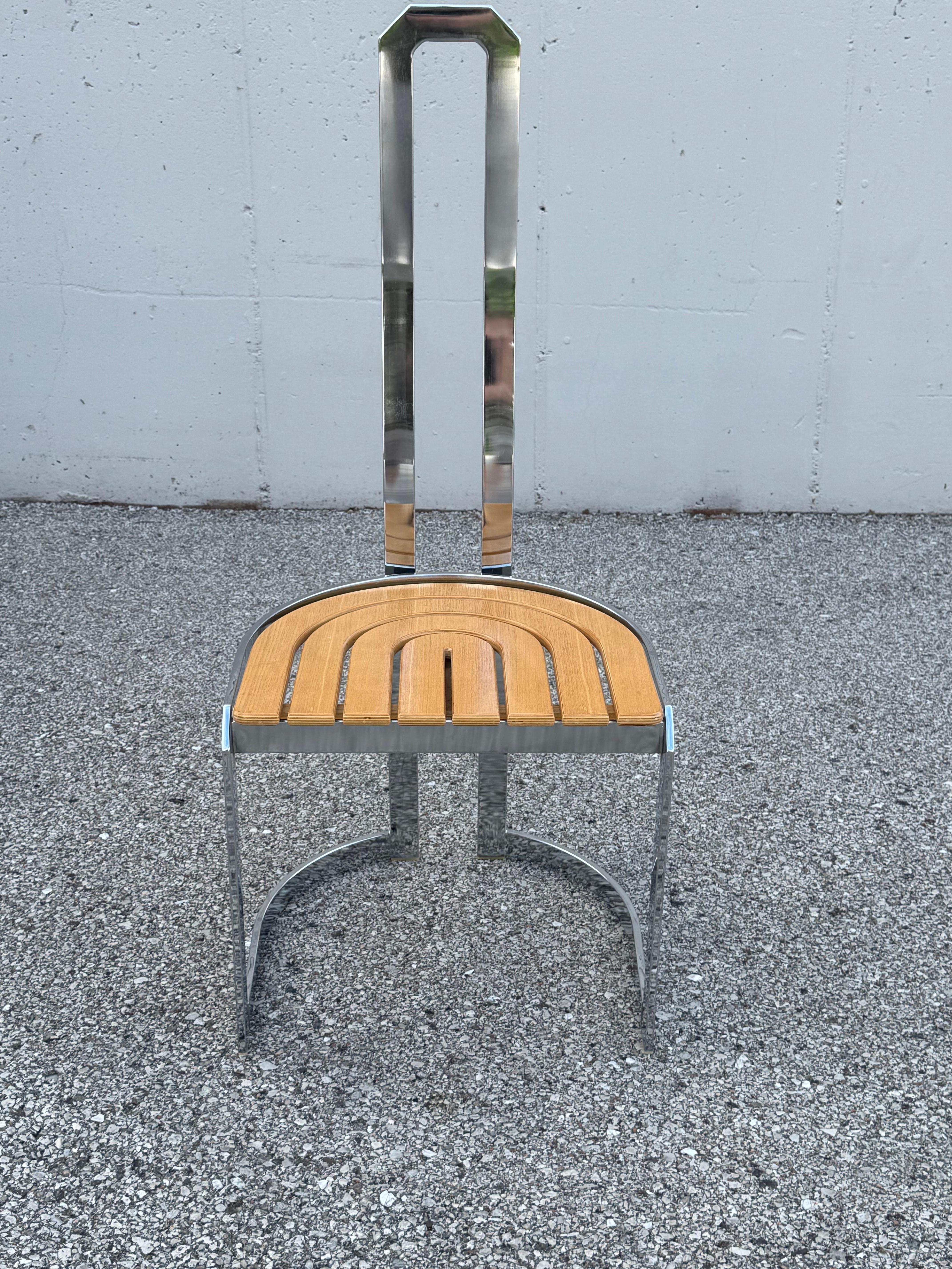 Juego de 4 sillas de comedor italianas postmodernas de madera y cromo de los años 70 - Estilo DIA en Bueno estado para la venta en St. Louis, MO