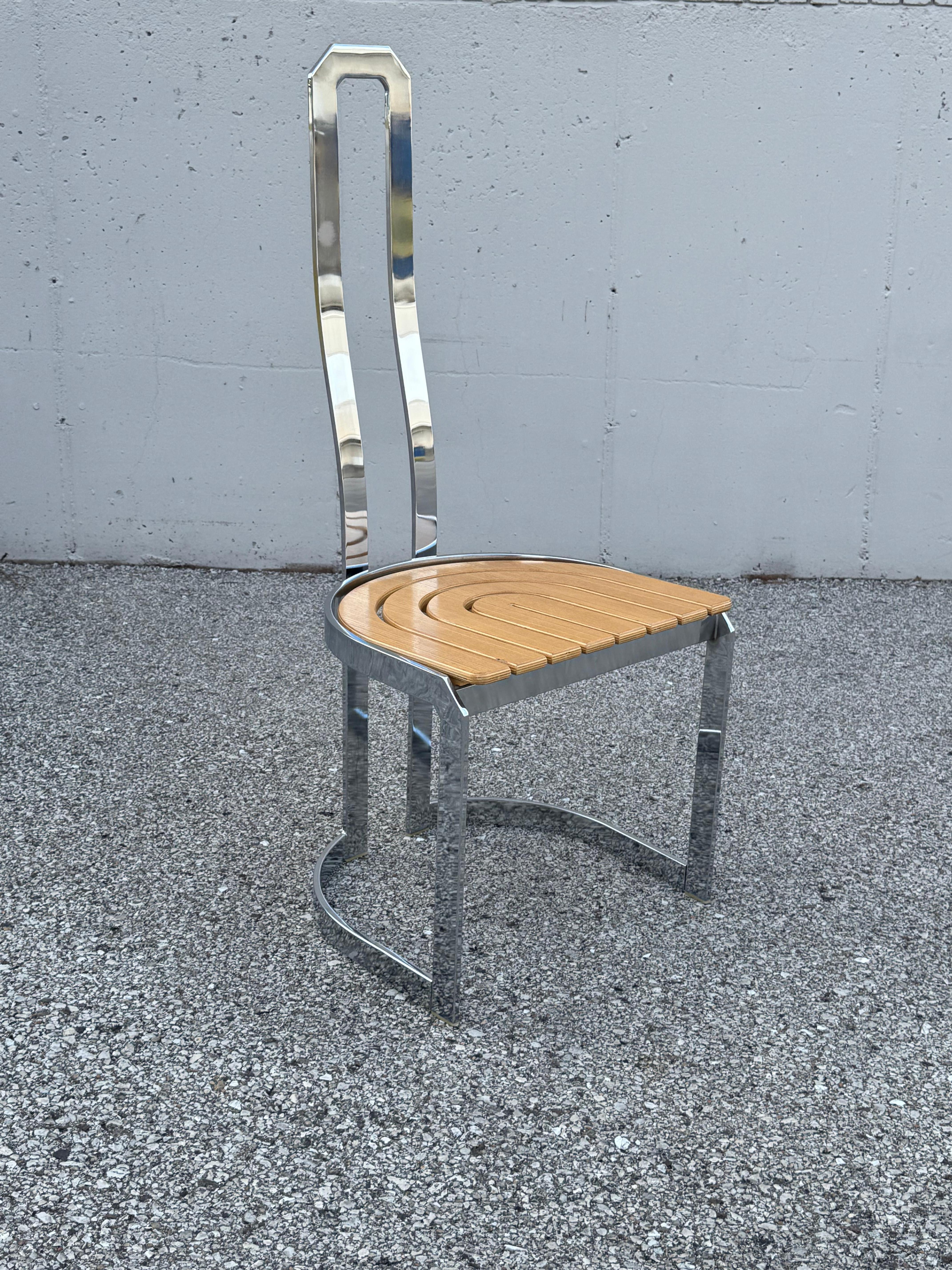 Juego de 4 sillas de comedor italianas postmodernas de madera y cromo de los años 70 - Estilo DIA finales del siglo XX en venta