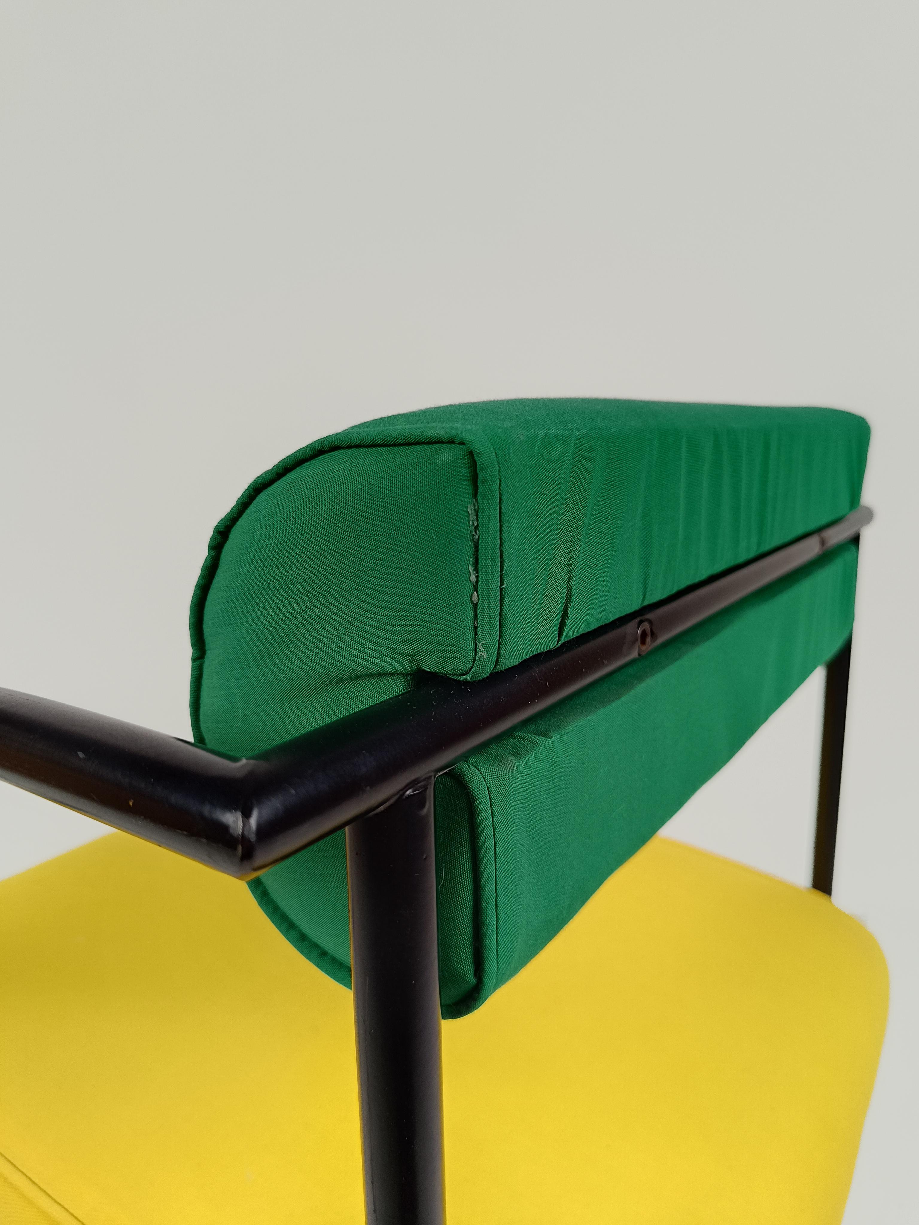 Set of 4 Post Modern Chairs Model Vienna by Rodney Kinsman for Bieffeplast For Sale 4