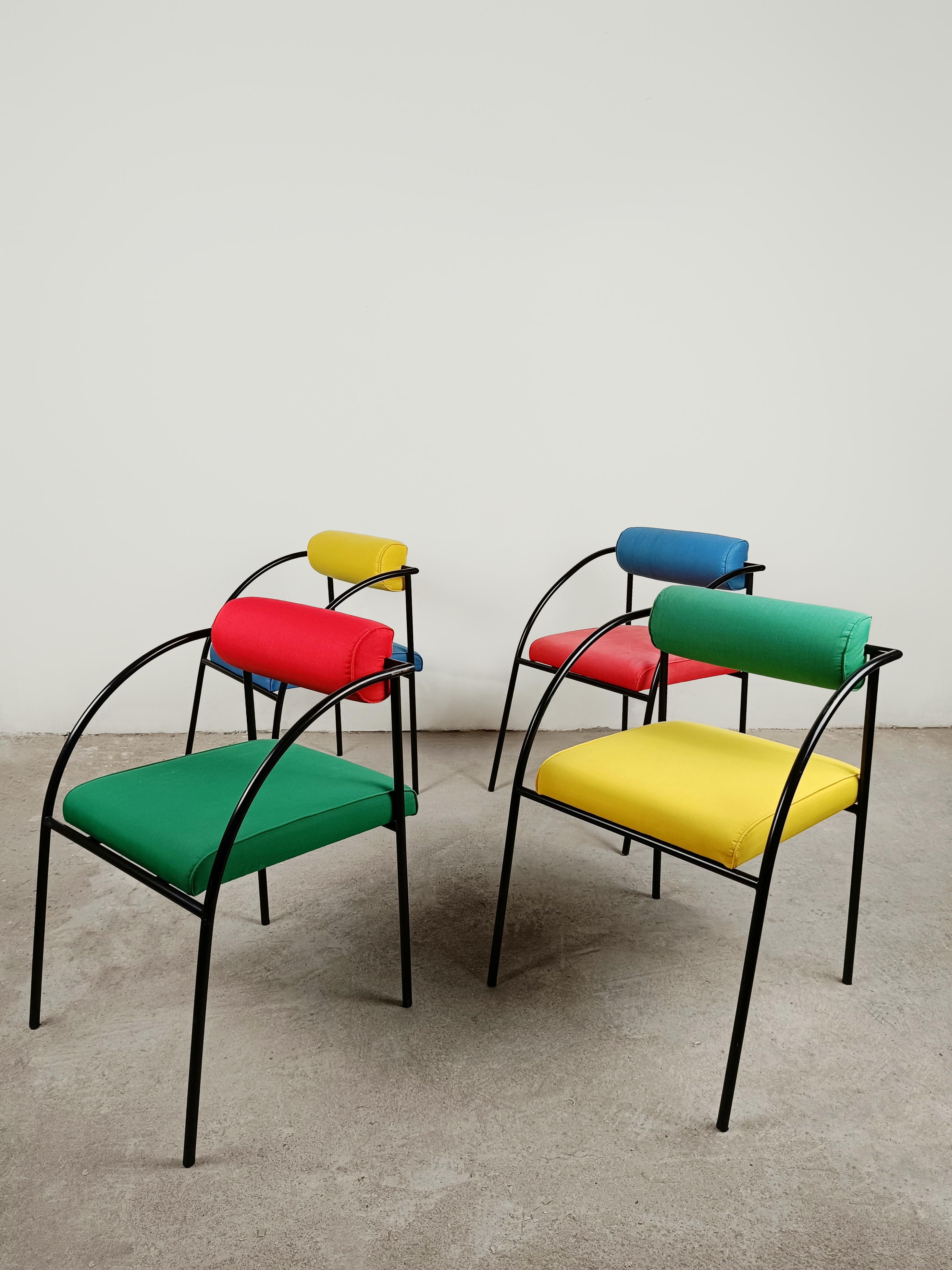 Postmoderne Ensemble de 4 chaises postmodernes modèle Vienne de Rodney Kinsman pour Bieffeplast en vente