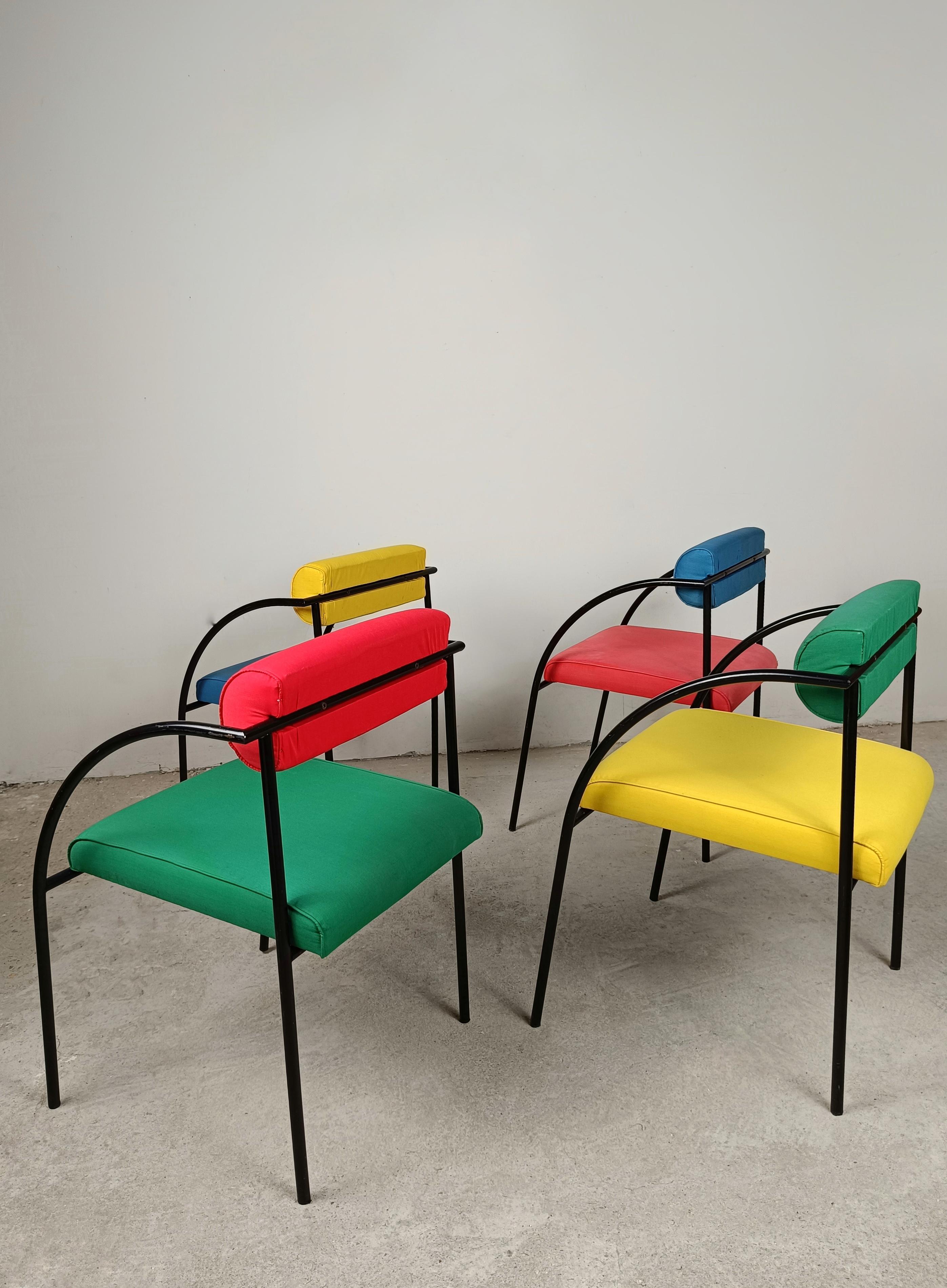 Set of 4 Post Modern Chairs Model Vienna by Rodney Kinsman for Bieffeplast In Good Condition For Sale In Roma, IT