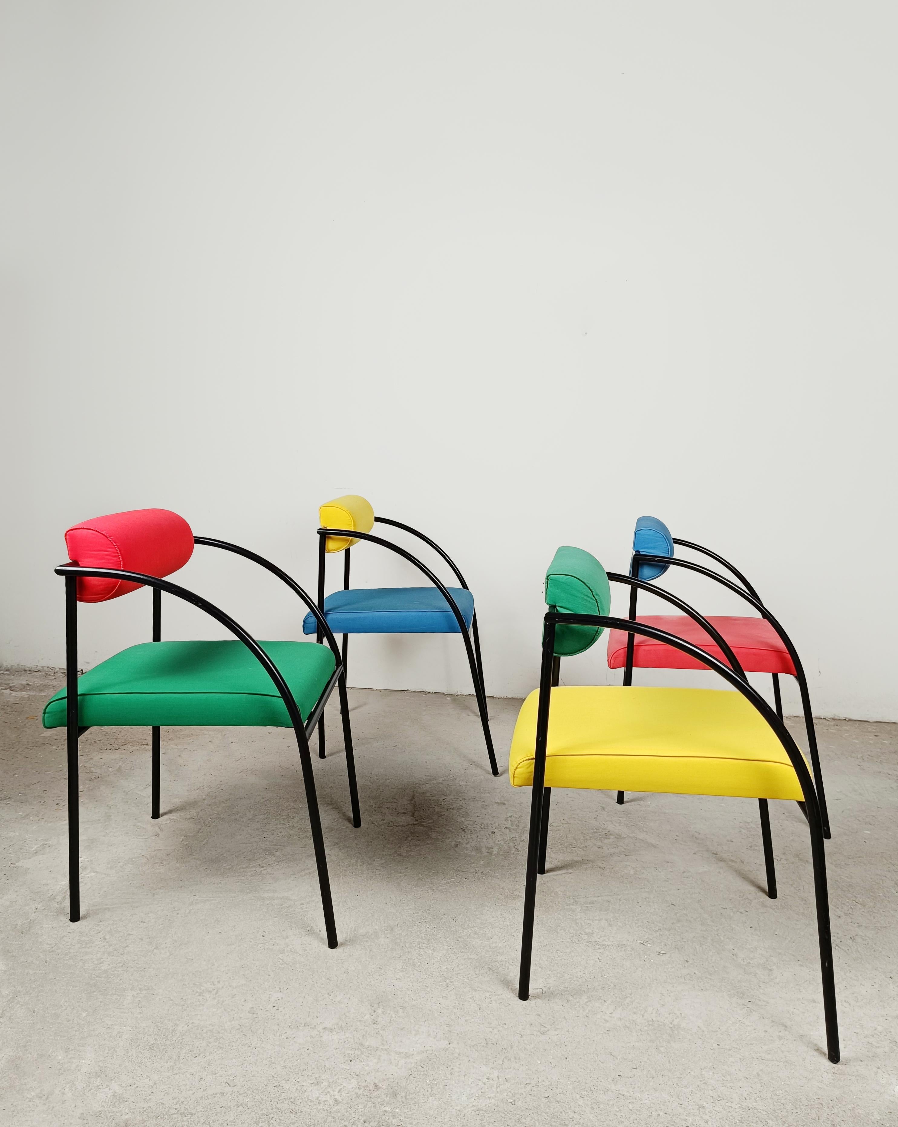 Set of 4 Post Modern Chairs Model Vienna by Rodney Kinsman for Bieffeplast For Sale 1