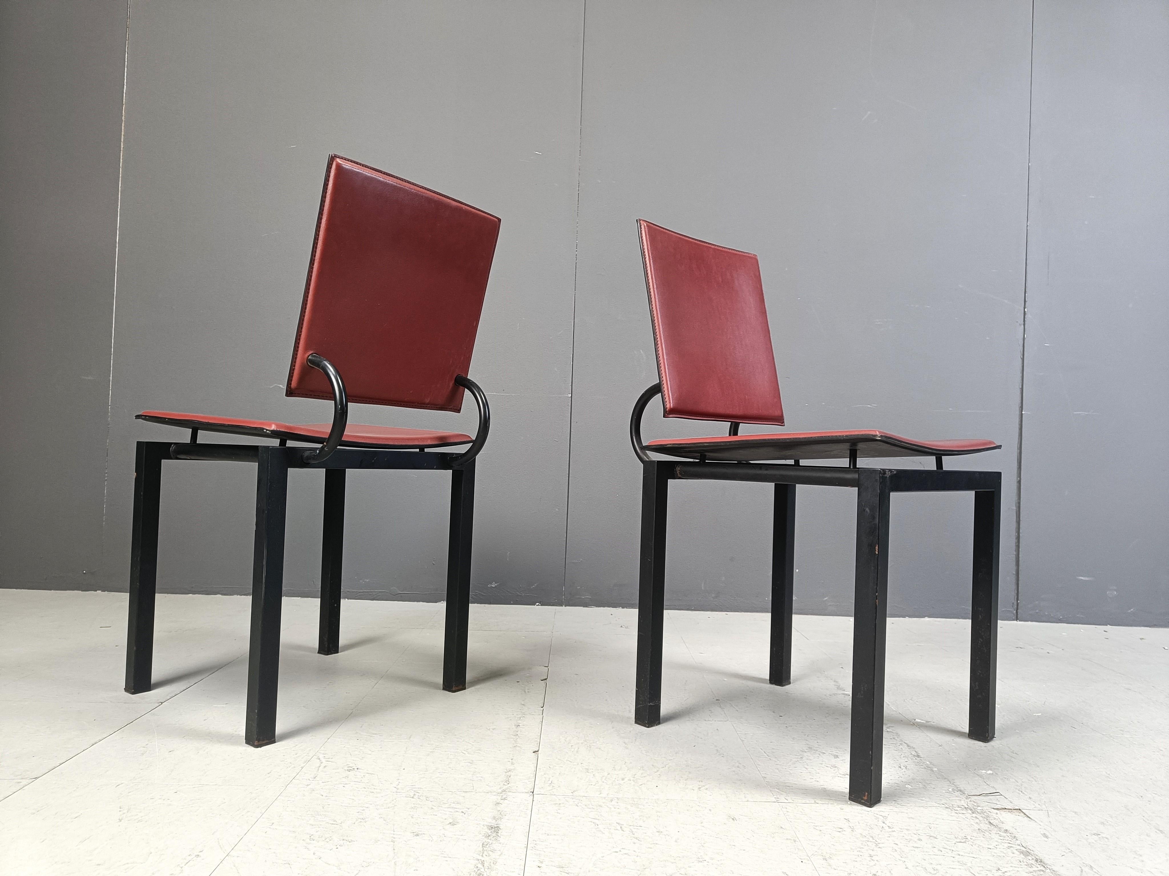 Ensemble de 4 chaises de salle à manger italiennes The Moderns, années 1980 en vente 3