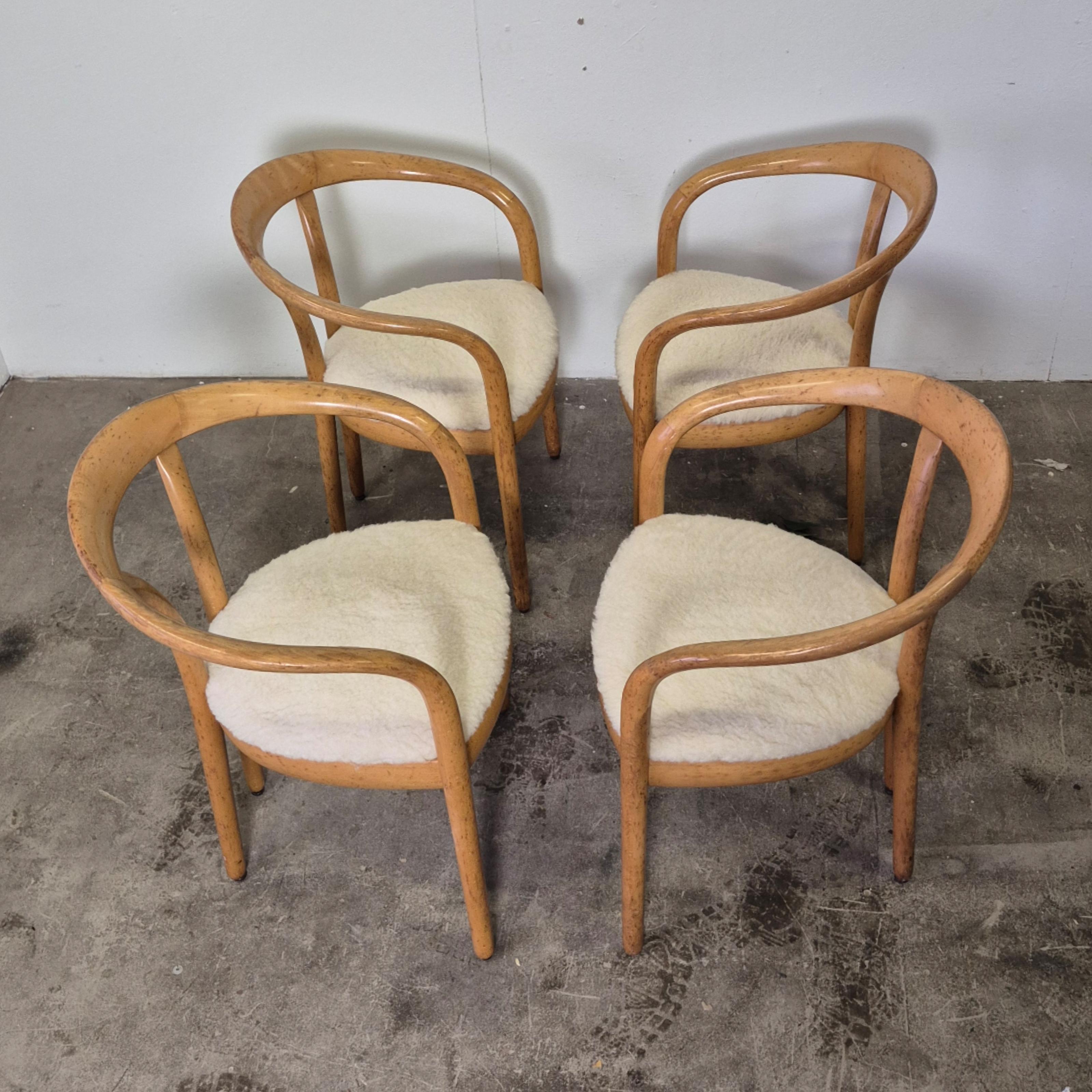 Set di 4 sedie postmoderne in legno e lana, Italia anni '70 In condizioni buone in vendita a ECHT, NL